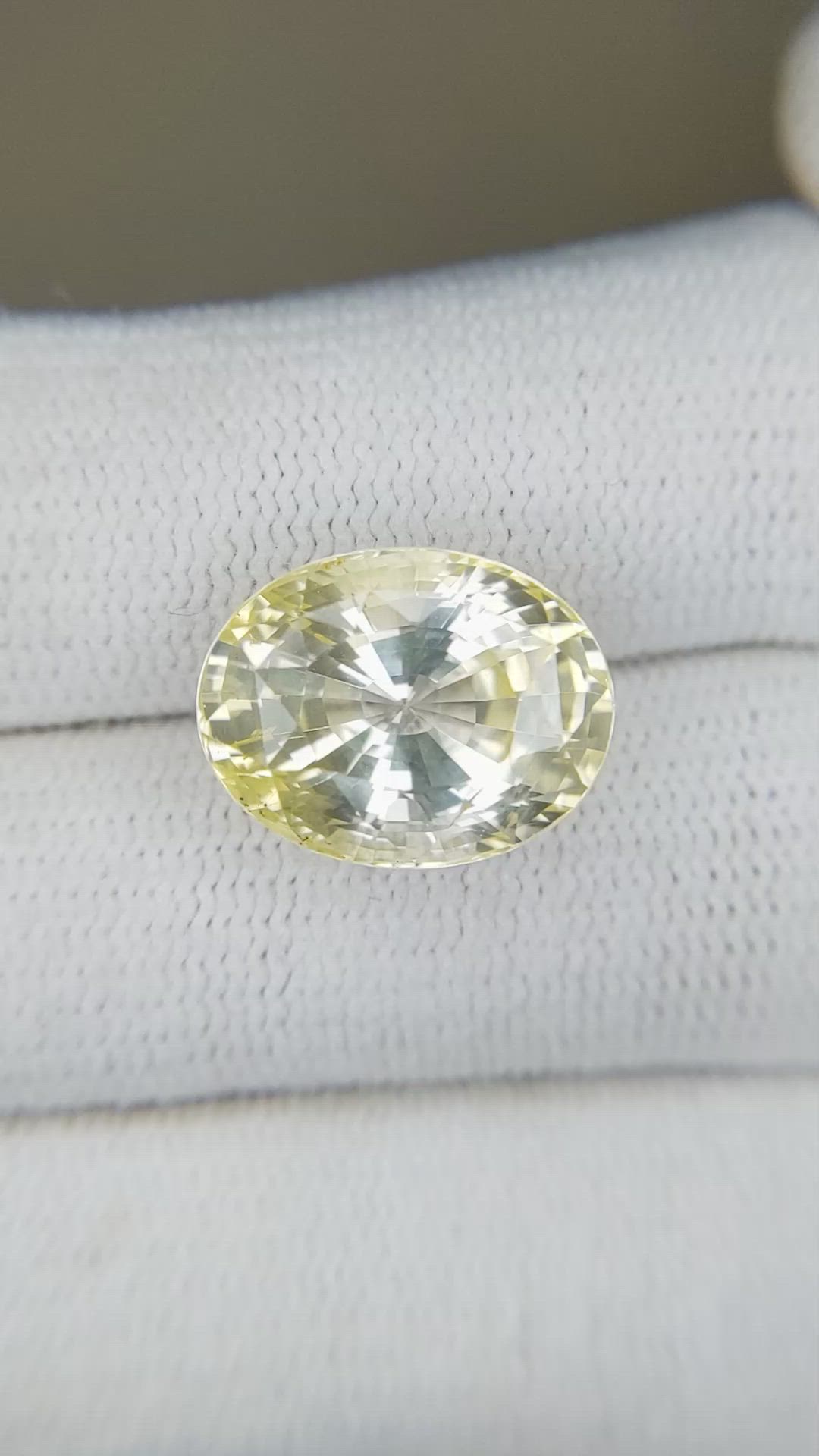 10.13 Ct. Yellow Sapphire from Ceylon (Sri Lanka) Size Video