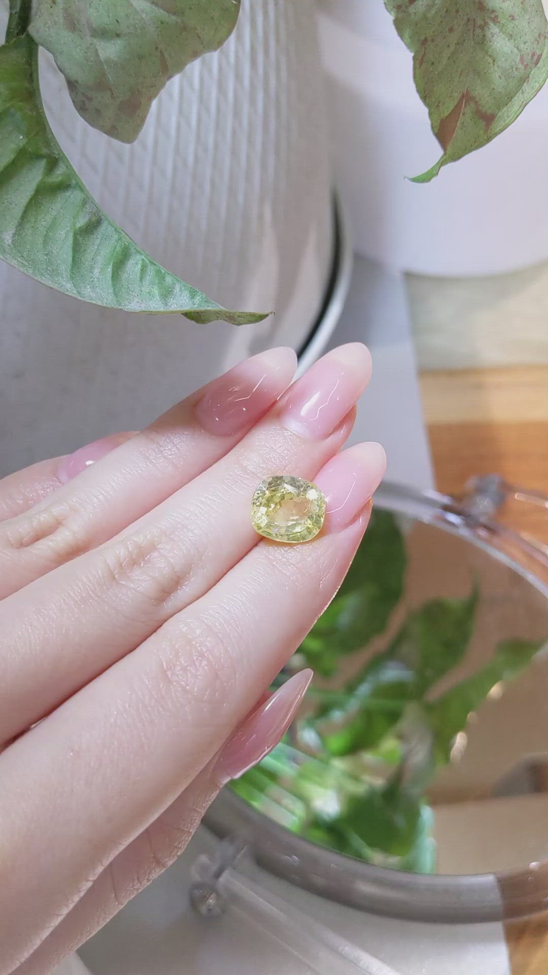 7.08 Ct. Yellow Sapphire from Ceylon (Sri Lanka) Size Video