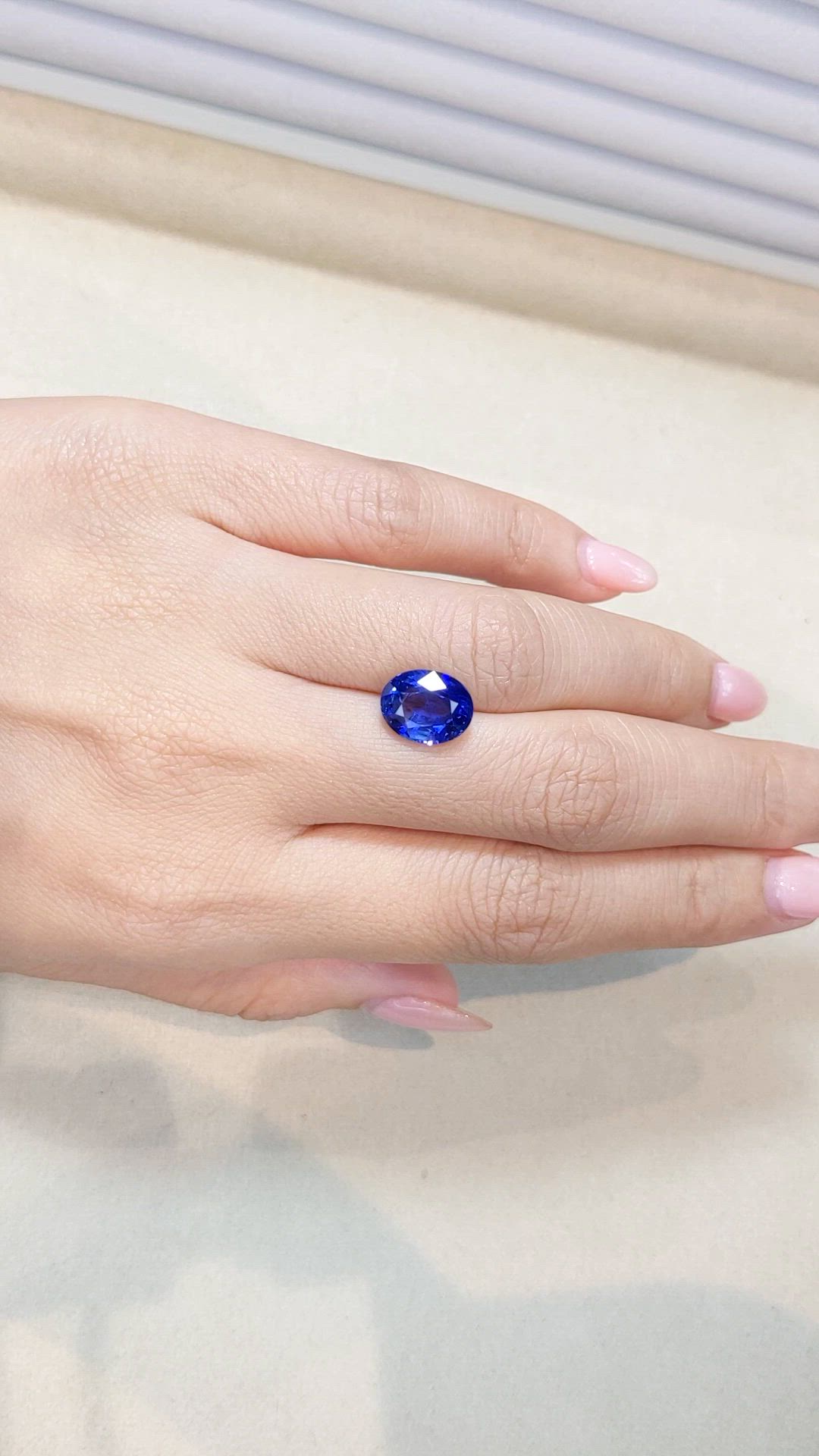 5.06 Ct. Blue Sapphire from Ceylon (Sri Lanka) Size Video