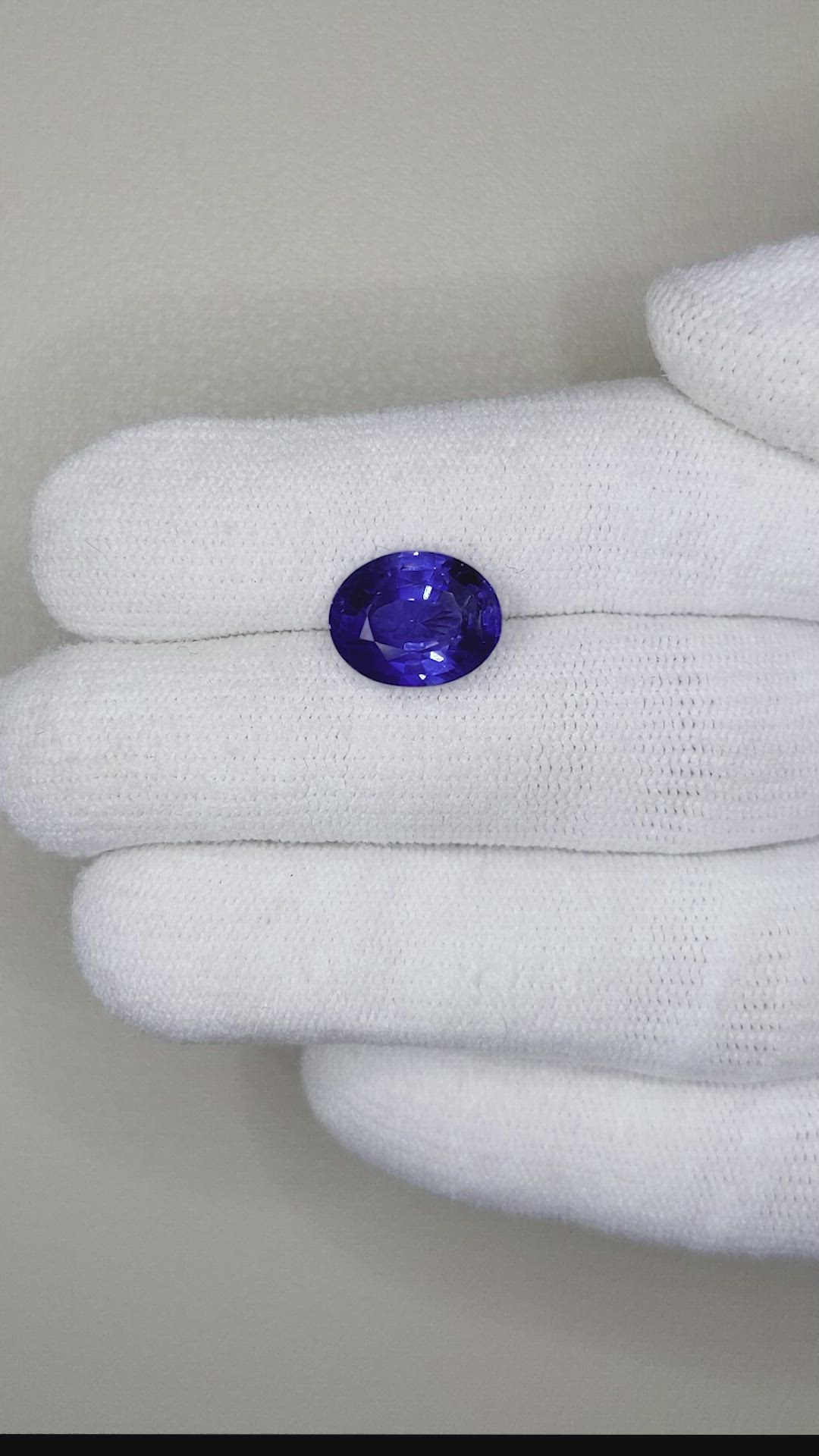 5.06 Ct. Blue Sapphire from Ceylon (Sri Lanka) Size Video
