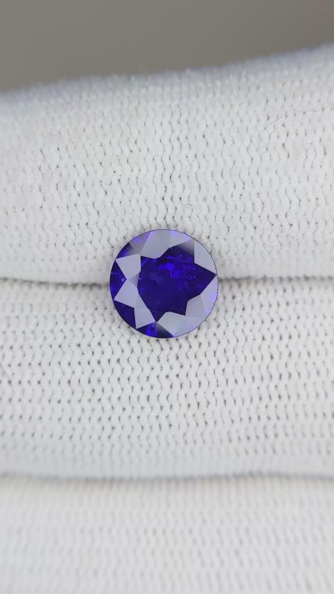 2.17 Ct. Blue Sapphire from Ceylon (Sri Lanka) Size Video