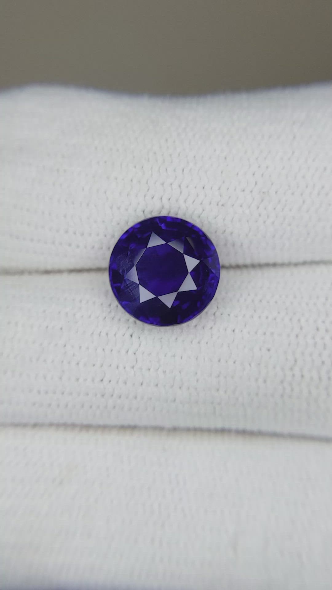 3.66 Ct. Blue Sapphire from Ceylon (Sri Lanka) Size Video