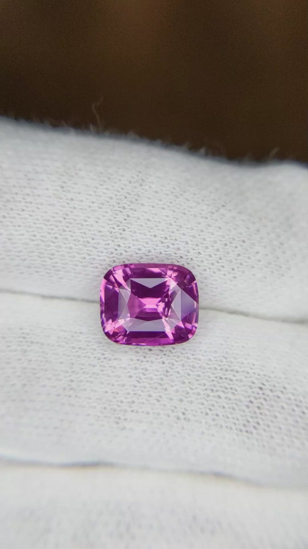 3.50 Ct. Purplish Pink Sapphire from Ceylon (Sri Lanka) Size Video