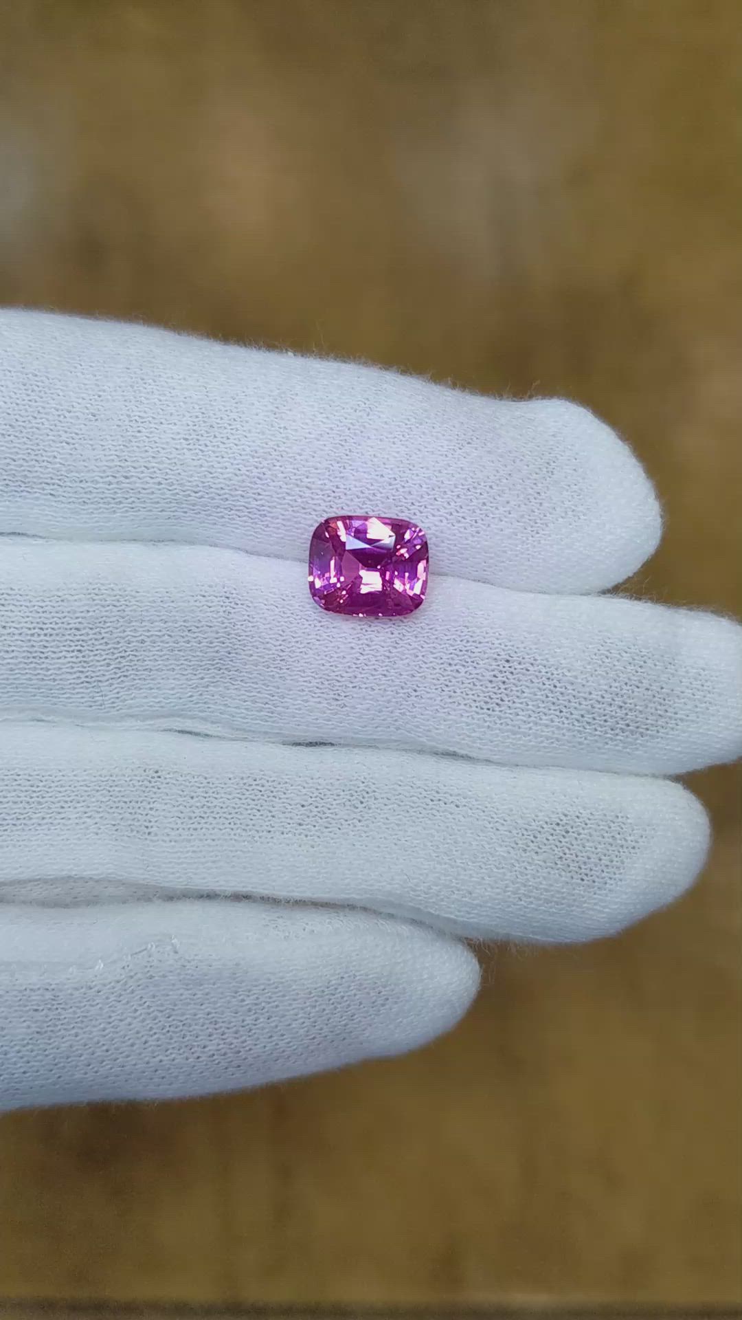 3.50 Ct. Purplish Pink Sapphire from Ceylon (Sri Lanka) Size Video