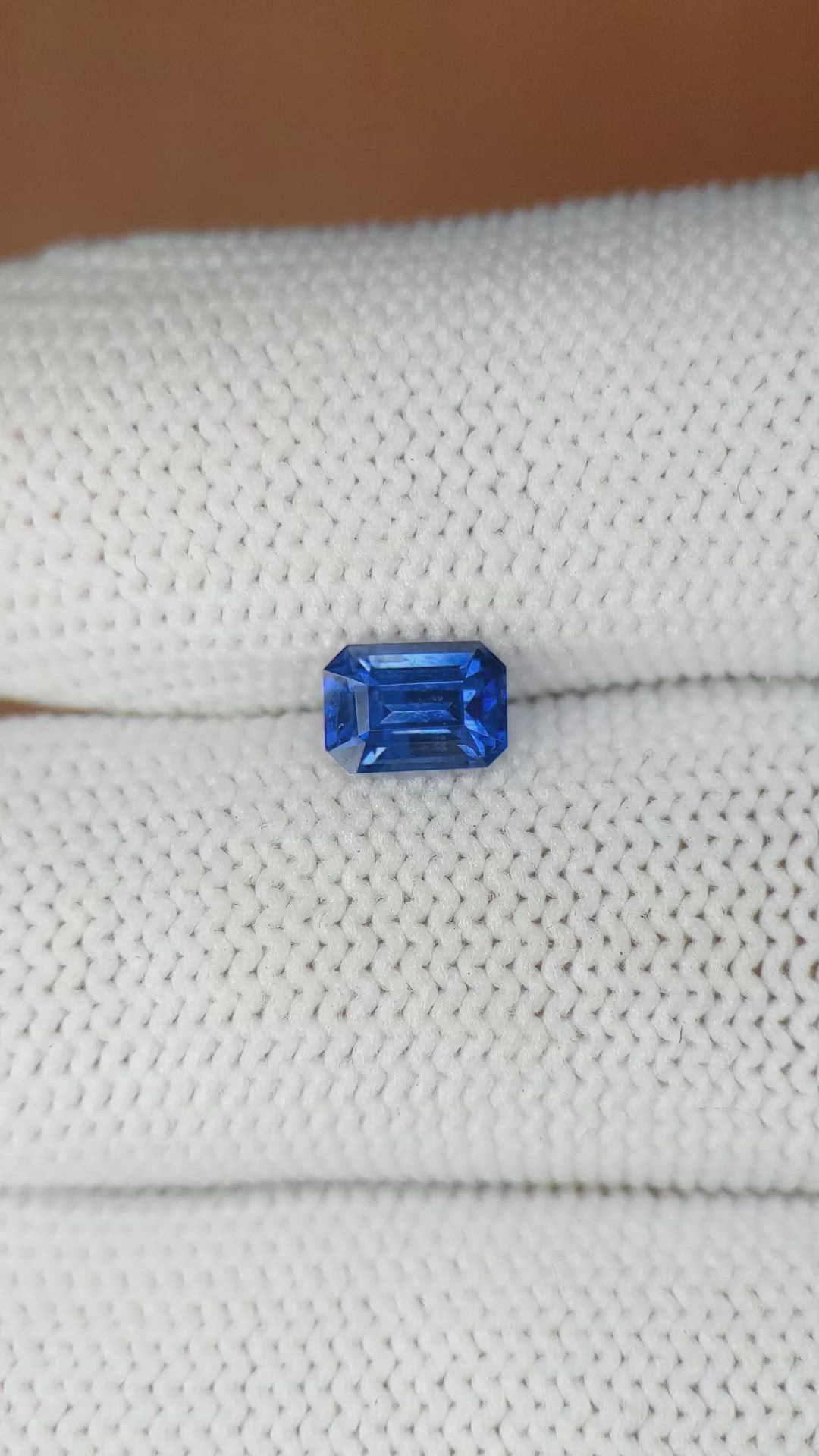 0.85 Ct. Blue Sapphire from Ceylon (Sri Lanka) Size Video