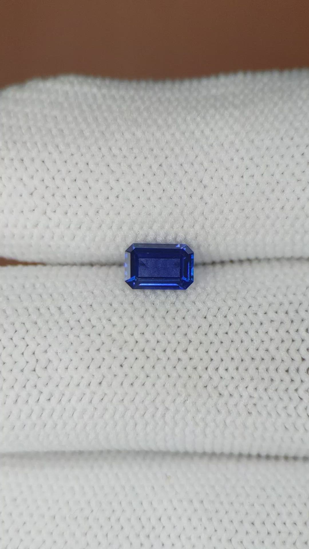 0.65 Ct. Blue Sapphire from Ceylon (Sri Lanka) Size Video