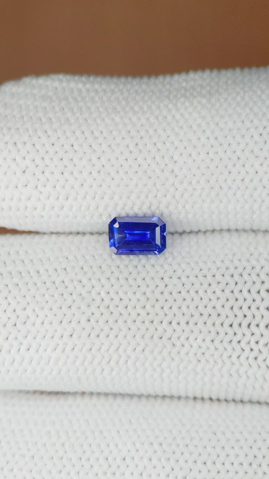 0.55 Ct. Blue Sapphire from Ceylon (Sri Lanka) Size Video