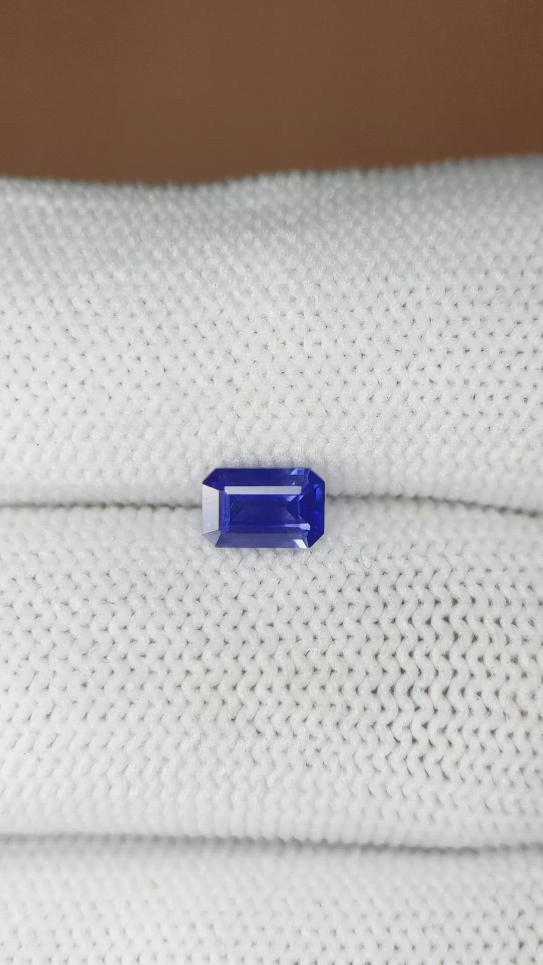 0.75 Ct. Blue Sapphire from Ceylon (Sri Lanka) Size Video