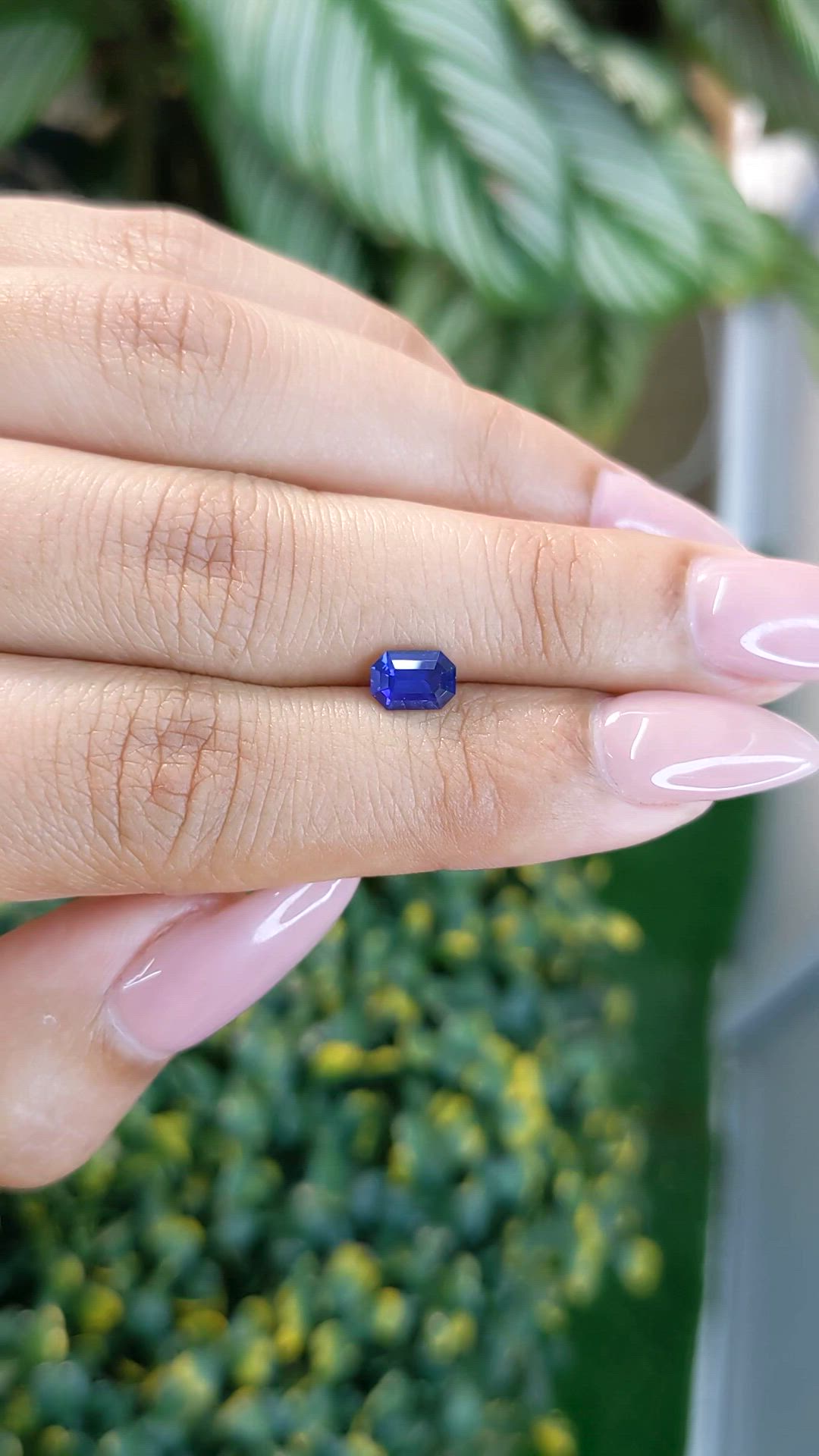0.81 Ct. Blue Sapphire from Ceylon (Sri Lanka) Size Video