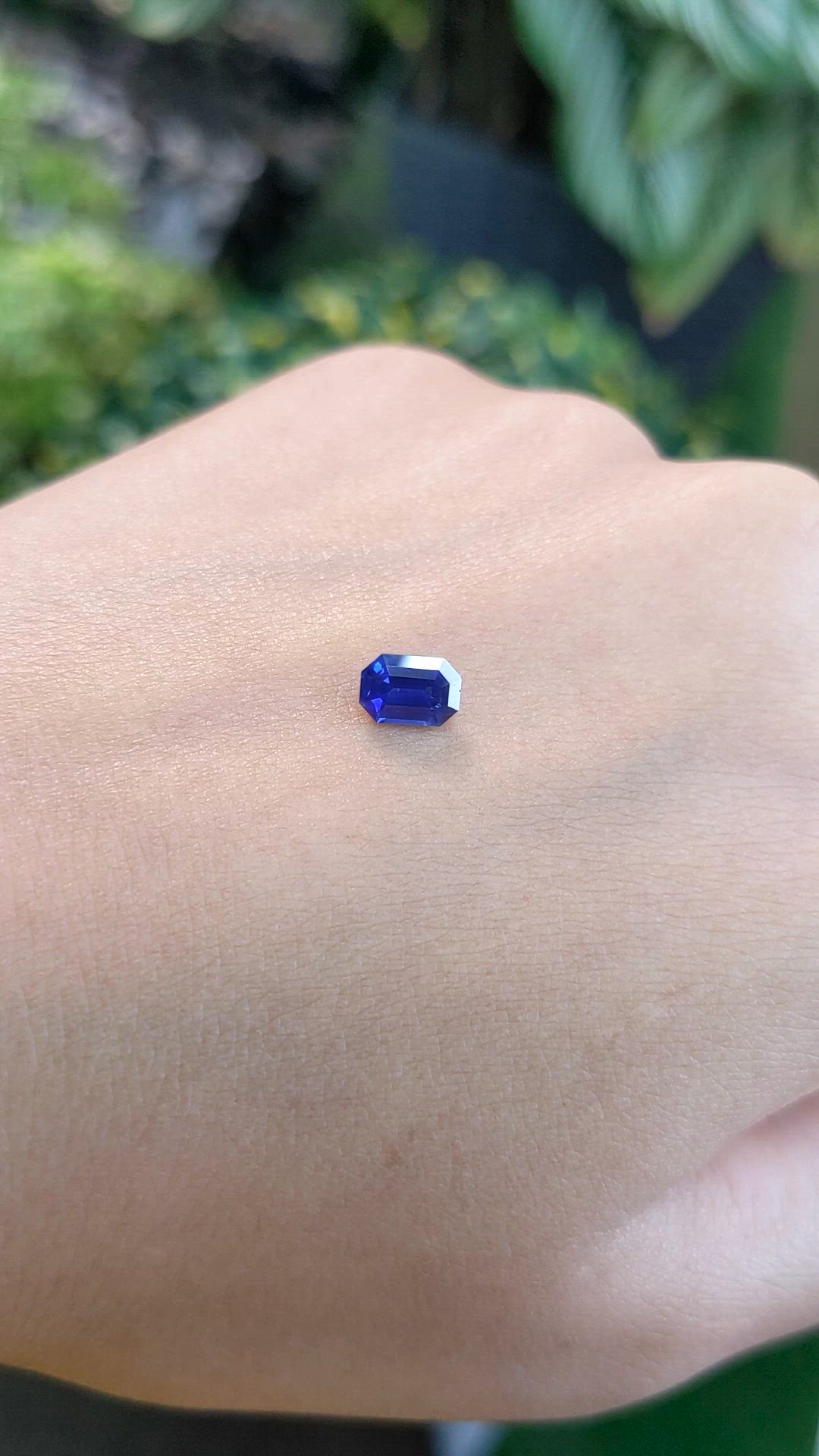 0.81 Ct. Blue Sapphire from Ceylon (Sri Lanka) Size Video