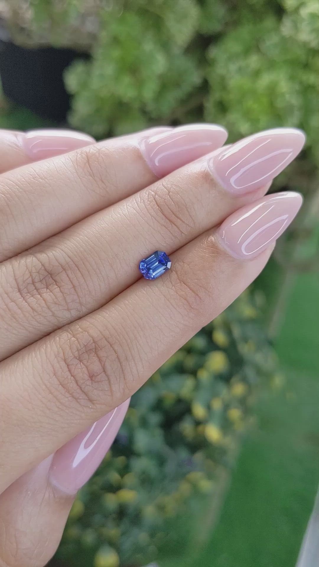 0.75 Ct. Blue Sapphire from Ceylon (Sri Lanka) Size Video