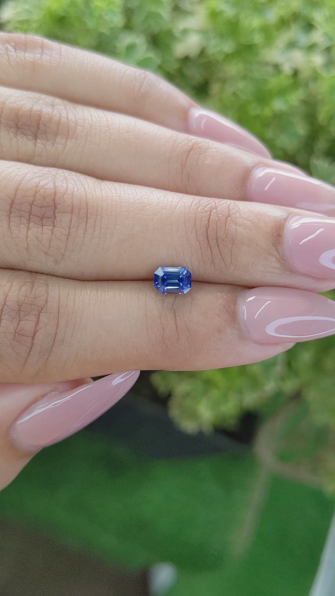 0.75 Ct. Blue Sapphire from Ceylon (Sri Lanka) Size Video