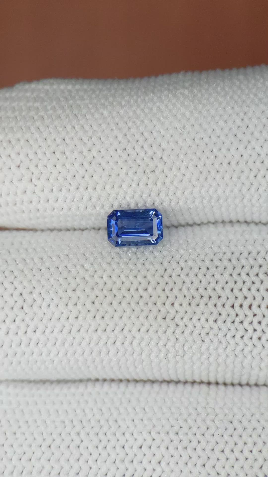 0.70 Ct. Blue Sapphire from Ceylon (Sri Lanka) Size Video