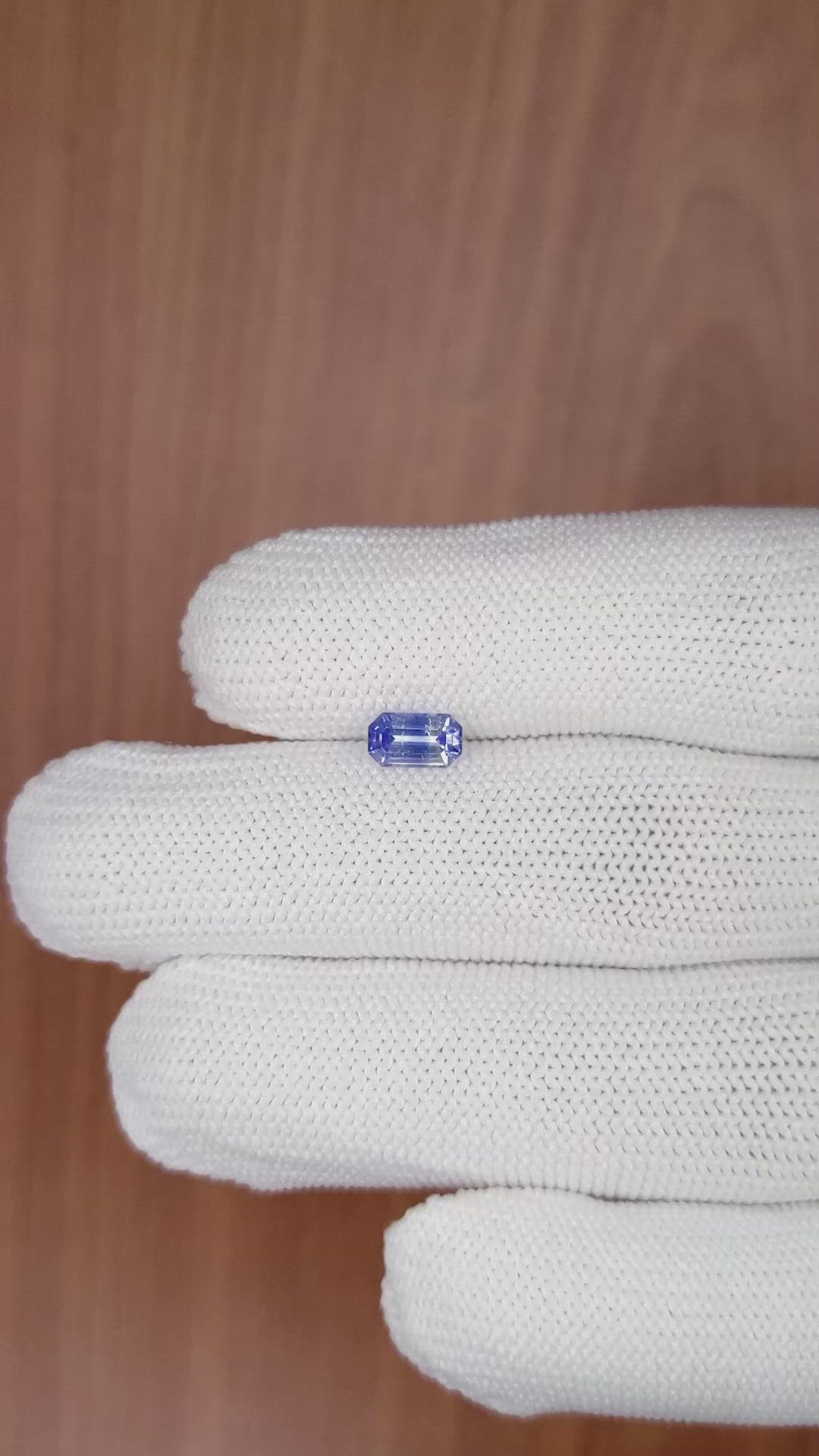 0.79 Ct. Bi Color Sapphire from Ceylon (Sri Lanka) Size Video