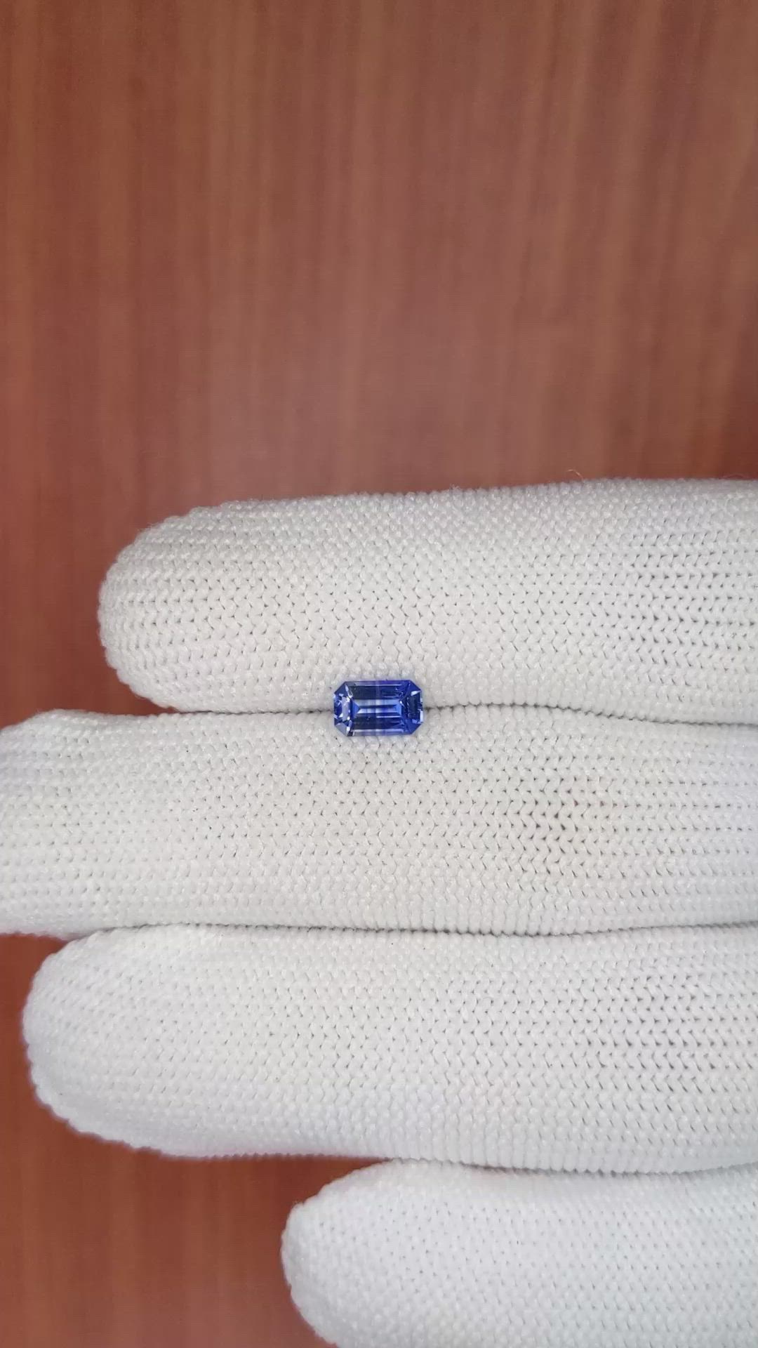 0.75 Ct. Blue Sapphire from Ceylon (Sri Lanka) Size Video