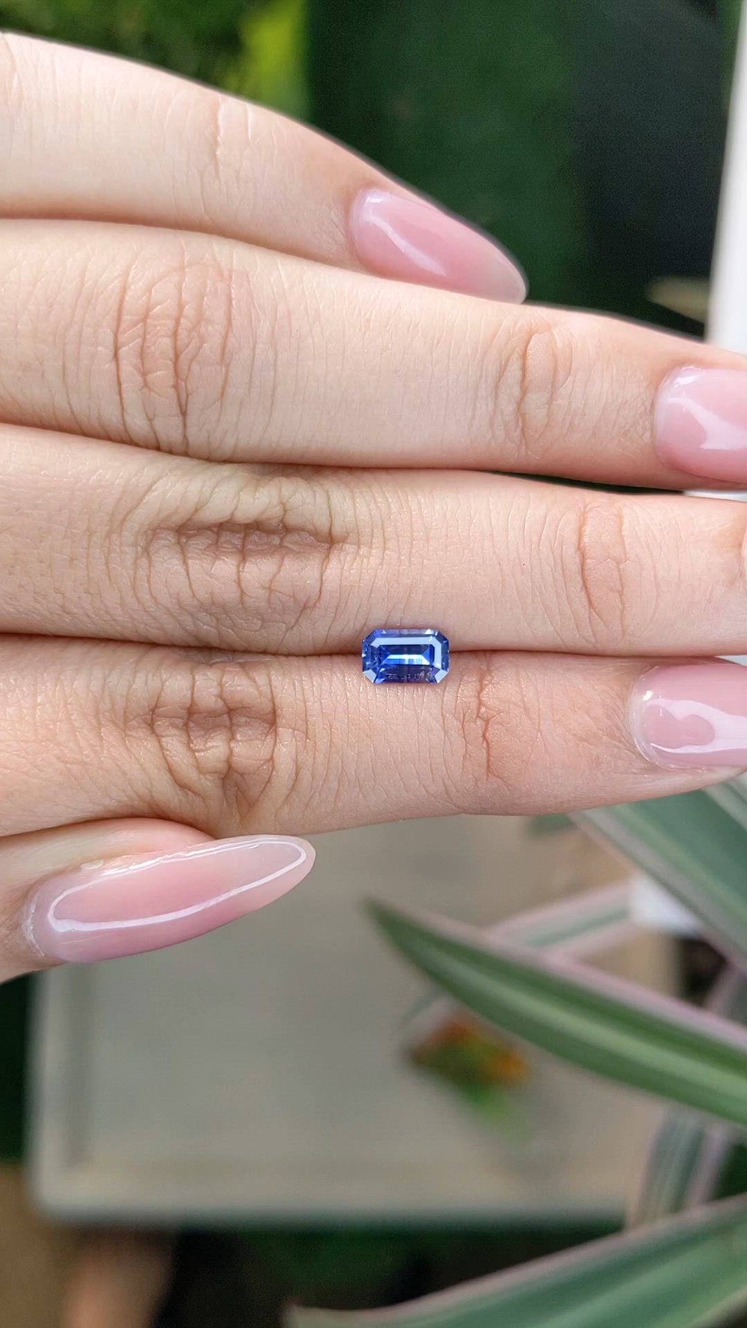 0.75 Ct. Blue Sapphire from Ceylon (Sri Lanka) Size Video