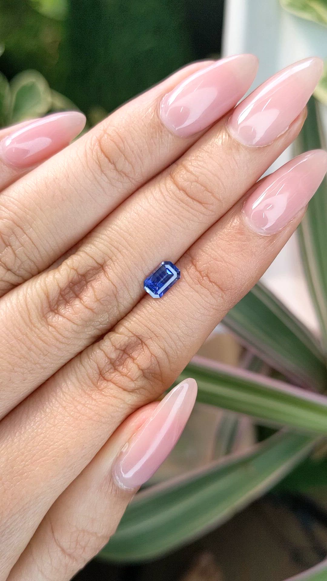 0.75 Ct. Blue Sapphire from Ceylon (Sri Lanka) Size Video