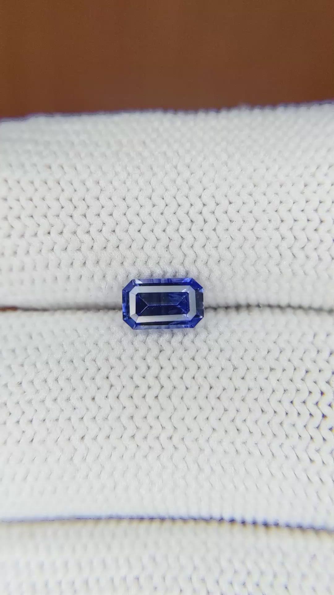 0.75 Ct. Blue Sapphire from Ceylon (Sri Lanka) Size Video