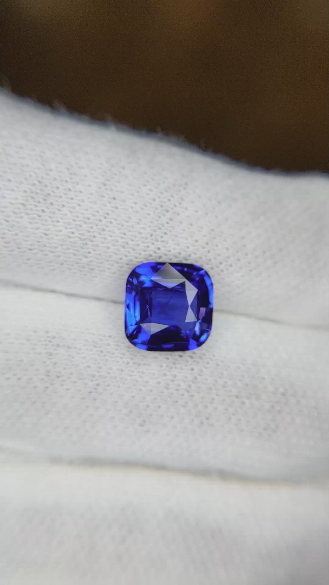 3.52 Ct. Blue Sapphire from Ceylon (Sri Lanka) Size Video