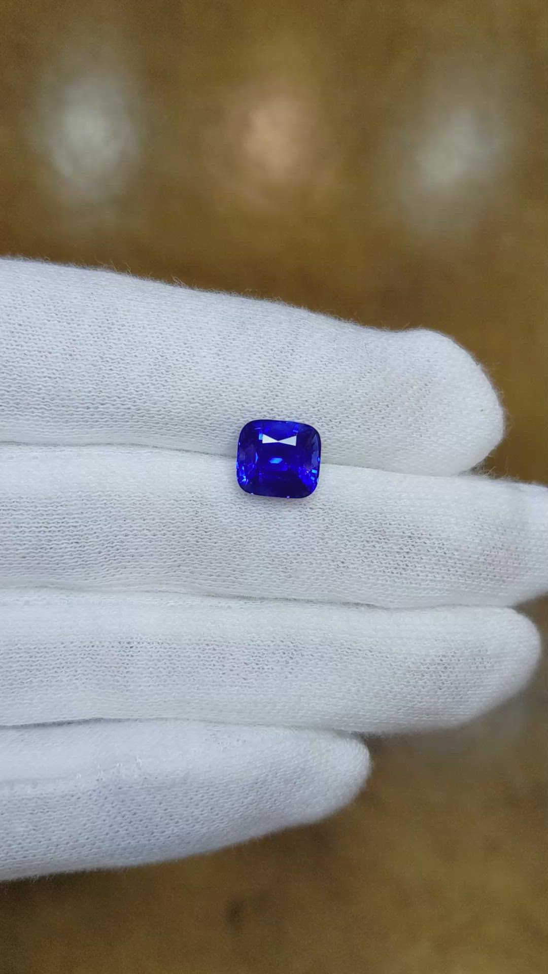 3.71 Ct. Blue Sapphire from Ceylon (Sri Lanka) Size Video