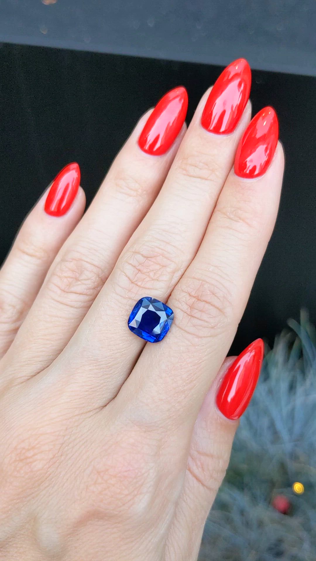 4.01 Ct. Blue Sapphire from Ceylon (Sri Lanka) Size Video