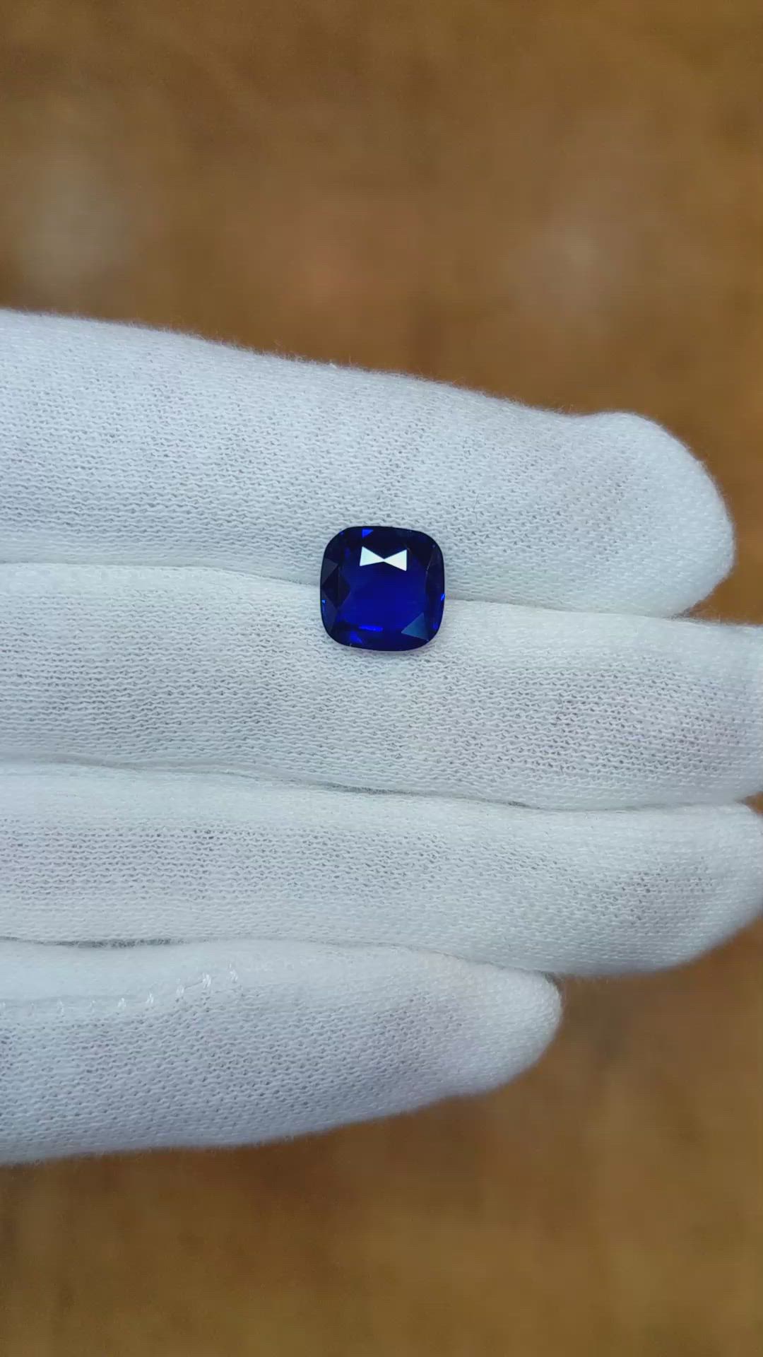 4.01 Ct. Blue Sapphire from Ceylon (Sri Lanka) Size Video