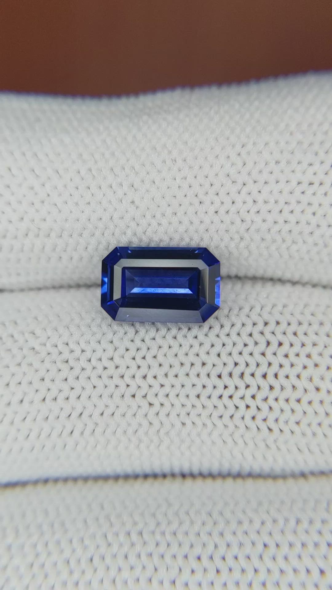 2.57 Ct. Blue Sapphire from Ceylon (Sri Lanka) Size Video