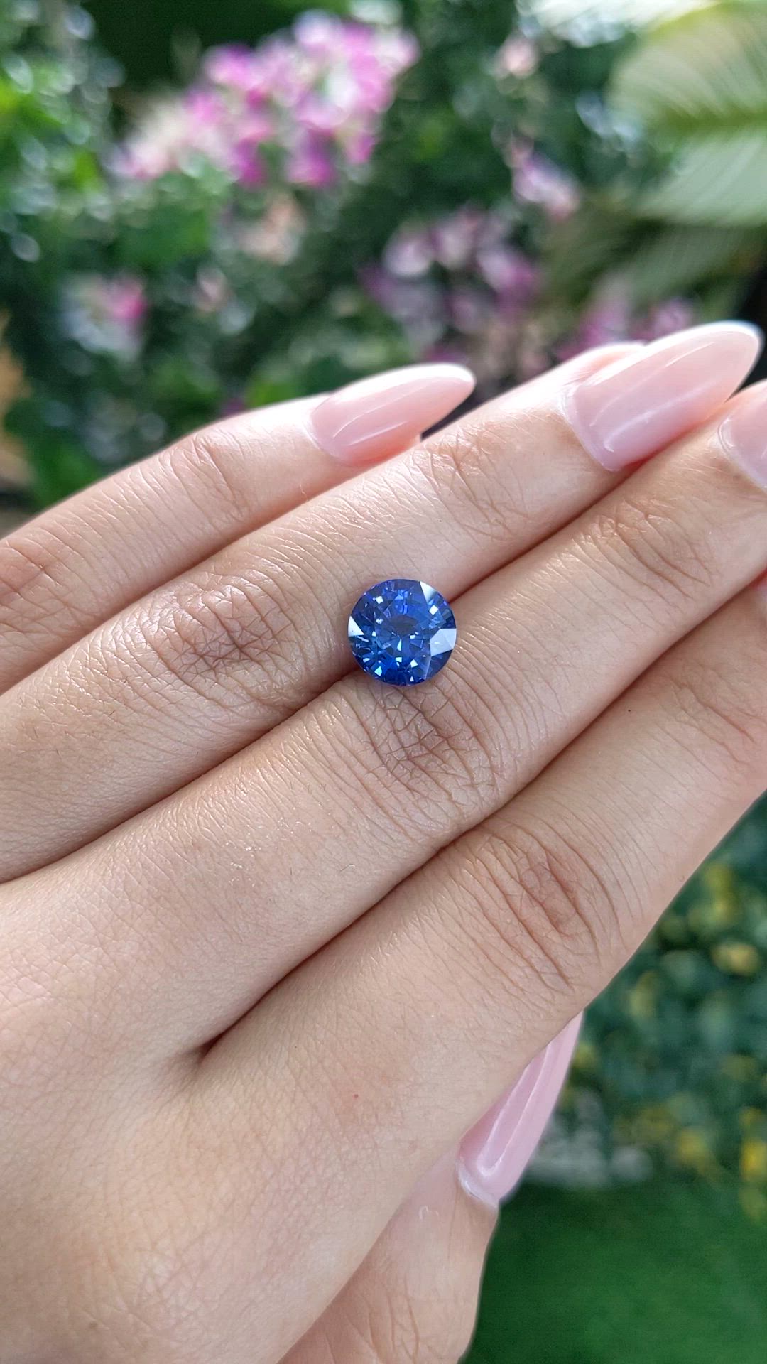 4.22 Ct. Blue Sapphire from Ceylon (Sri Lanka) Size Video