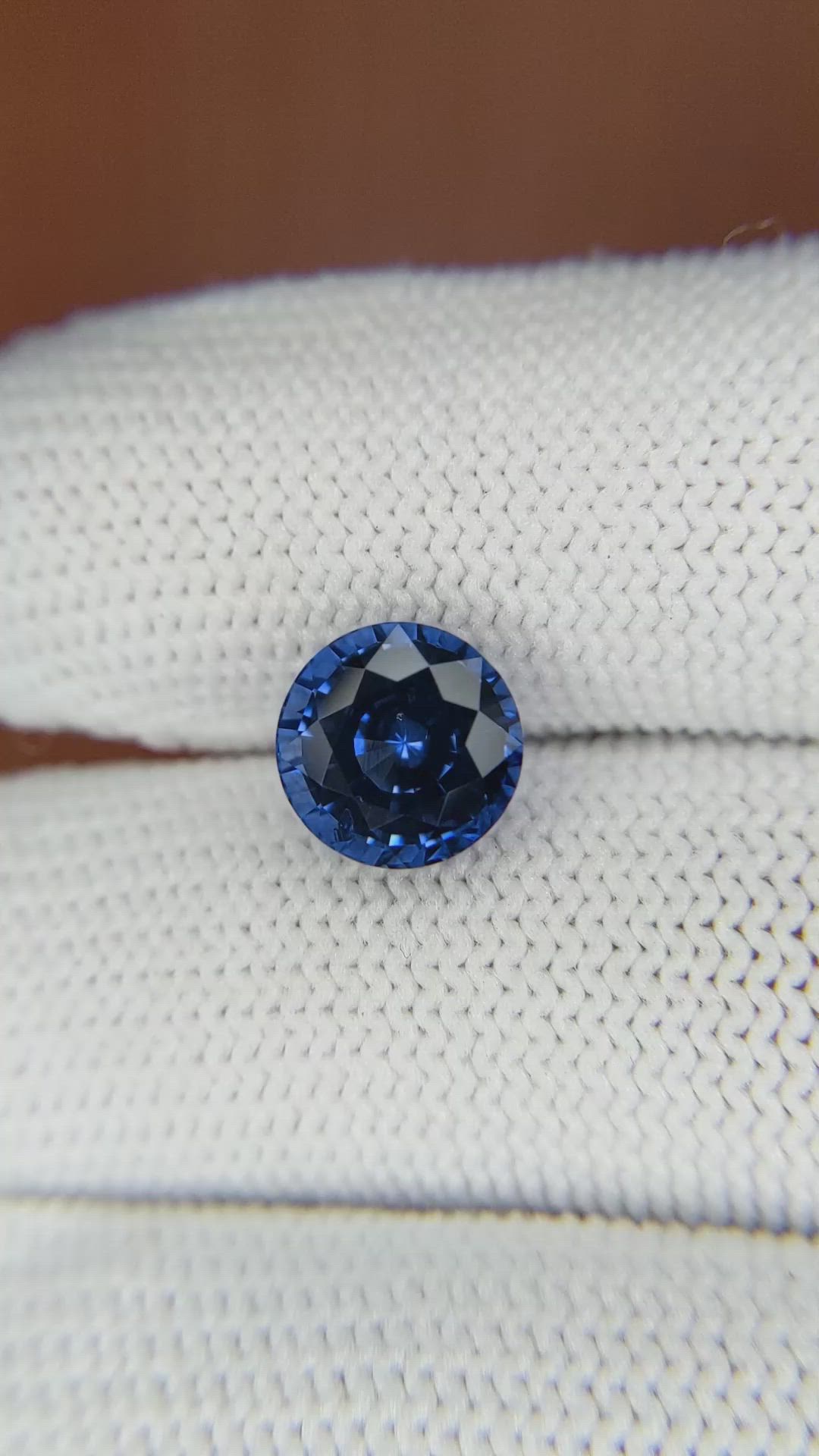 4.22 Ct. Blue Sapphire from Ceylon (Sri Lanka) Size Video
