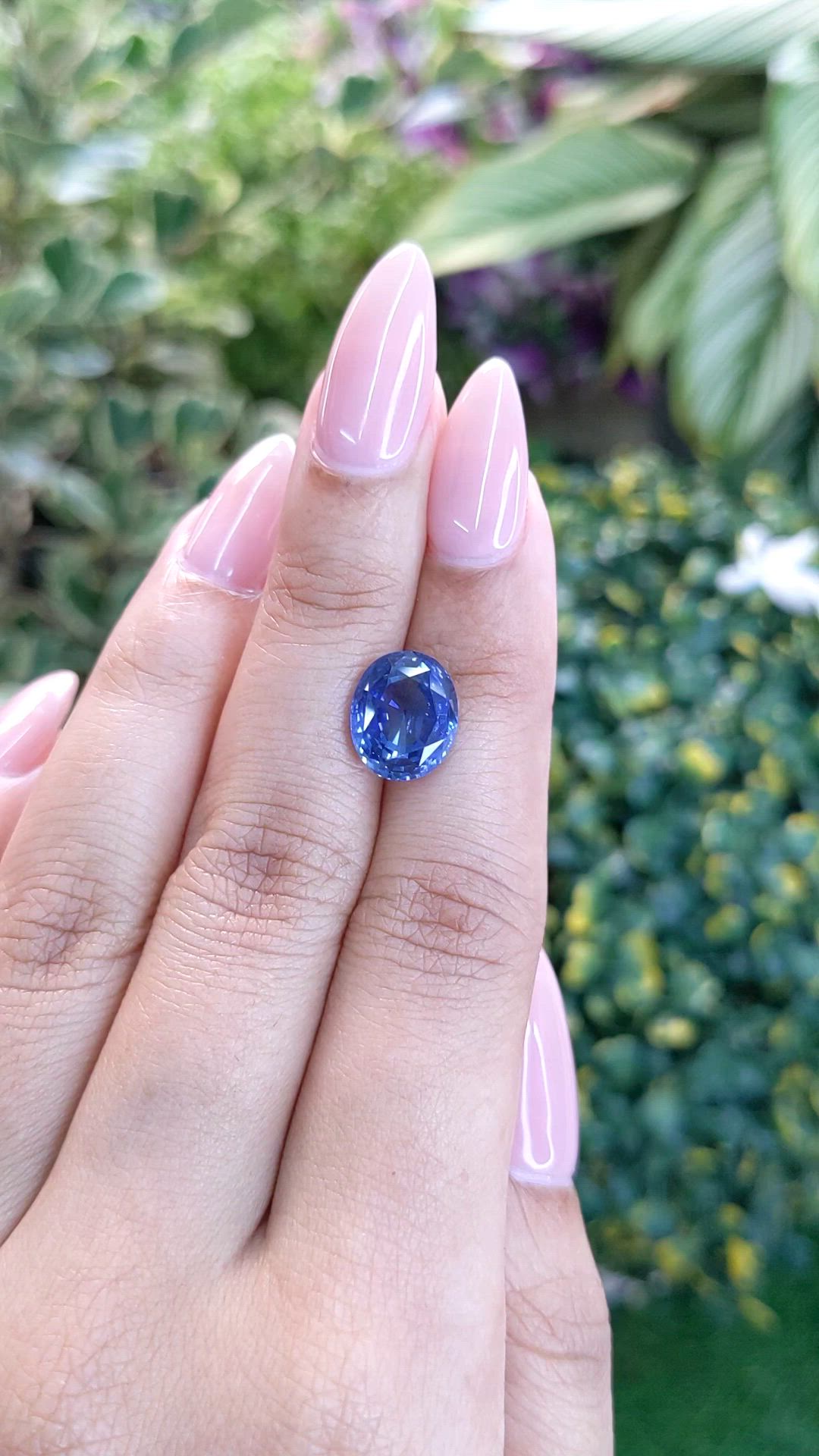 5.74 Ct. Blue Sapphire from Ceylon (Sri Lanka) Size Video