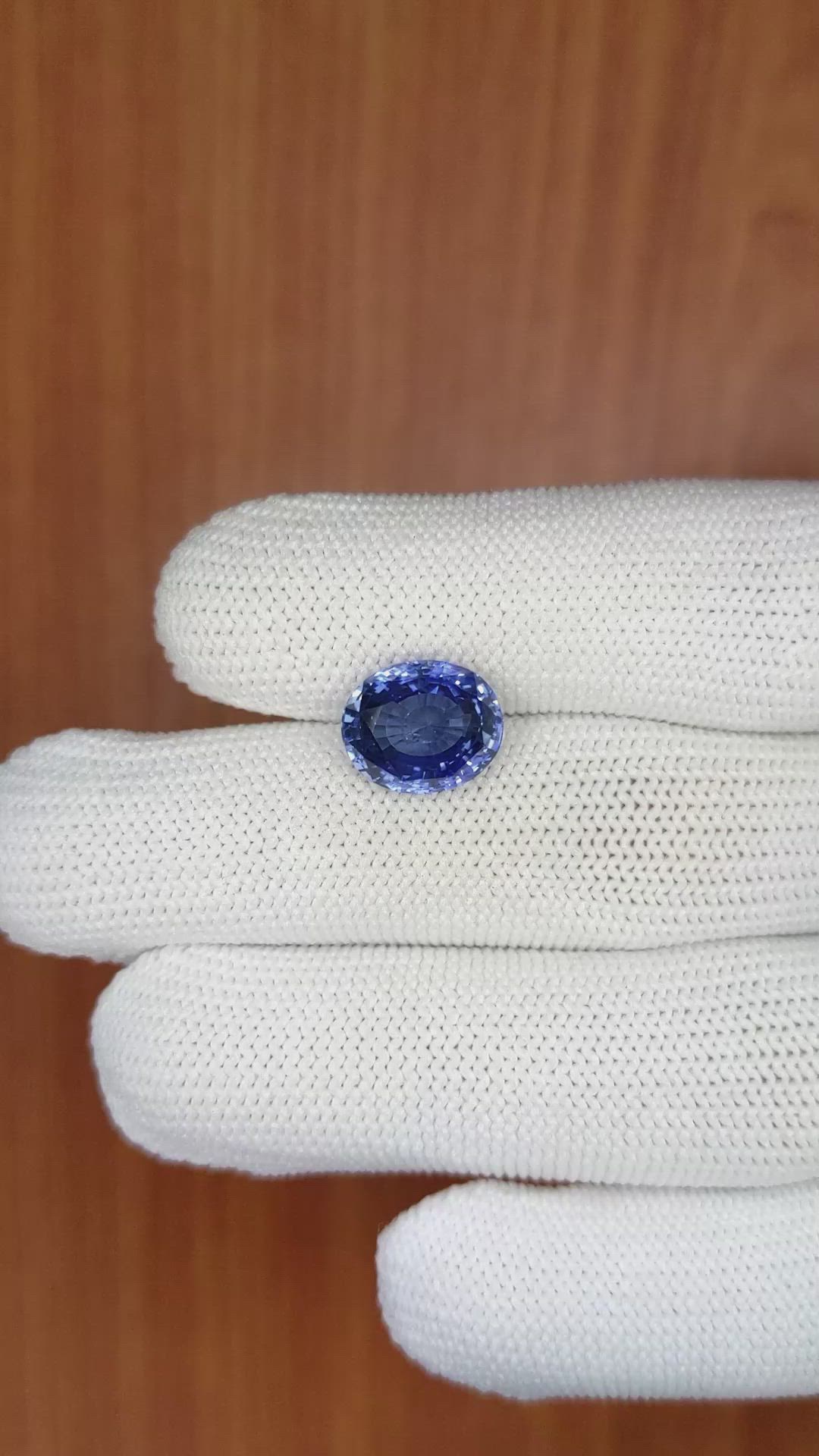 5.74 Ct. Blue Sapphire from Ceylon (Sri Lanka) Size Video
