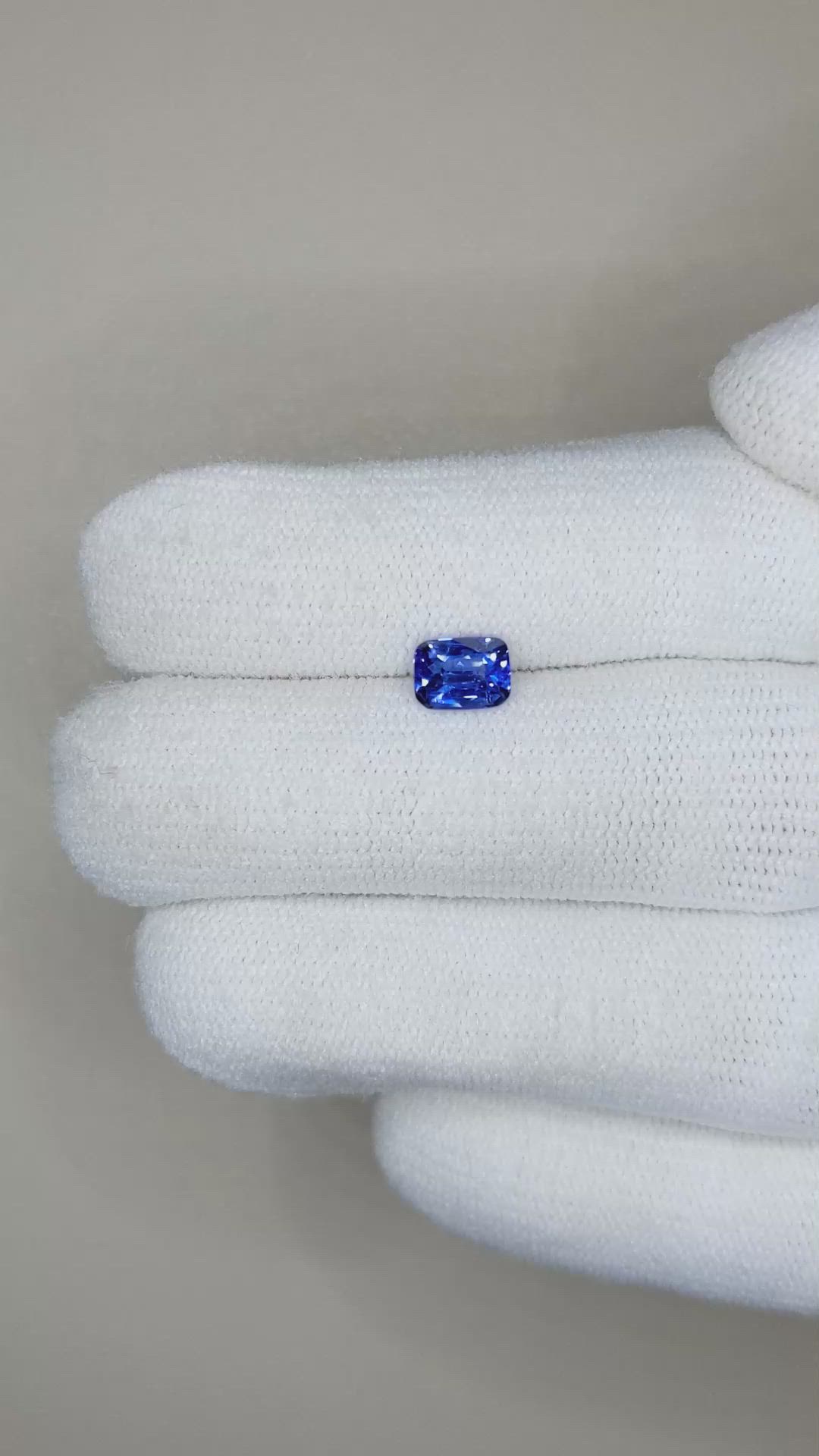 1.01 Ct. Blue Sapphire from Ceylon (Sri Lanka) Size Video