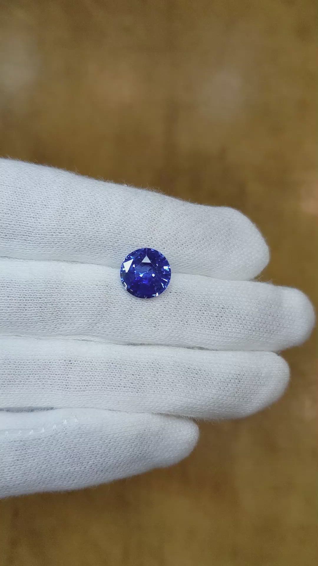 4.14 Ct. Blue Sapphire from Ceylon (Sri Lanka) Size Video