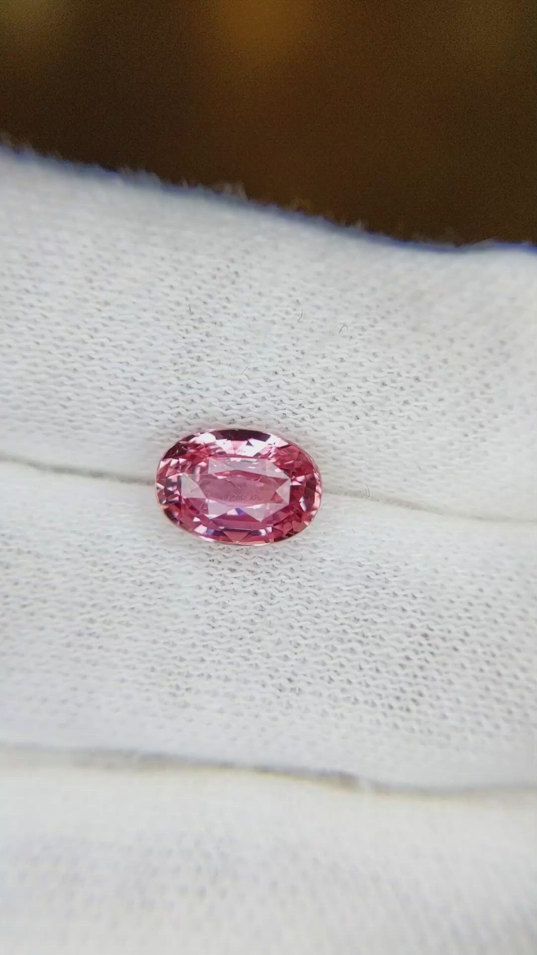 2.54 Ct. Padparadscha Sapphire from Ceylon (Sri Lanka) Size Video