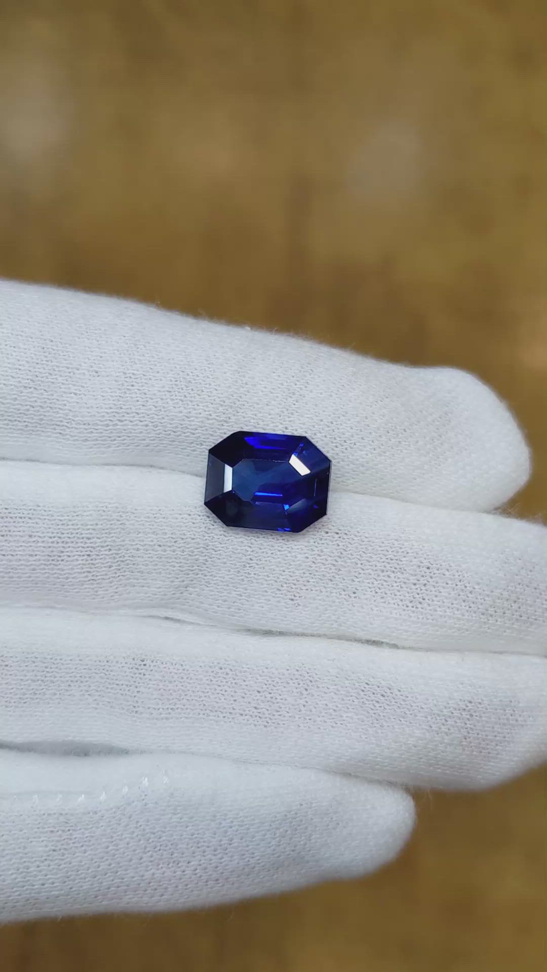 7.98 Ct. Blue Sapphire from Ceylon (Sri Lanka) Size Video