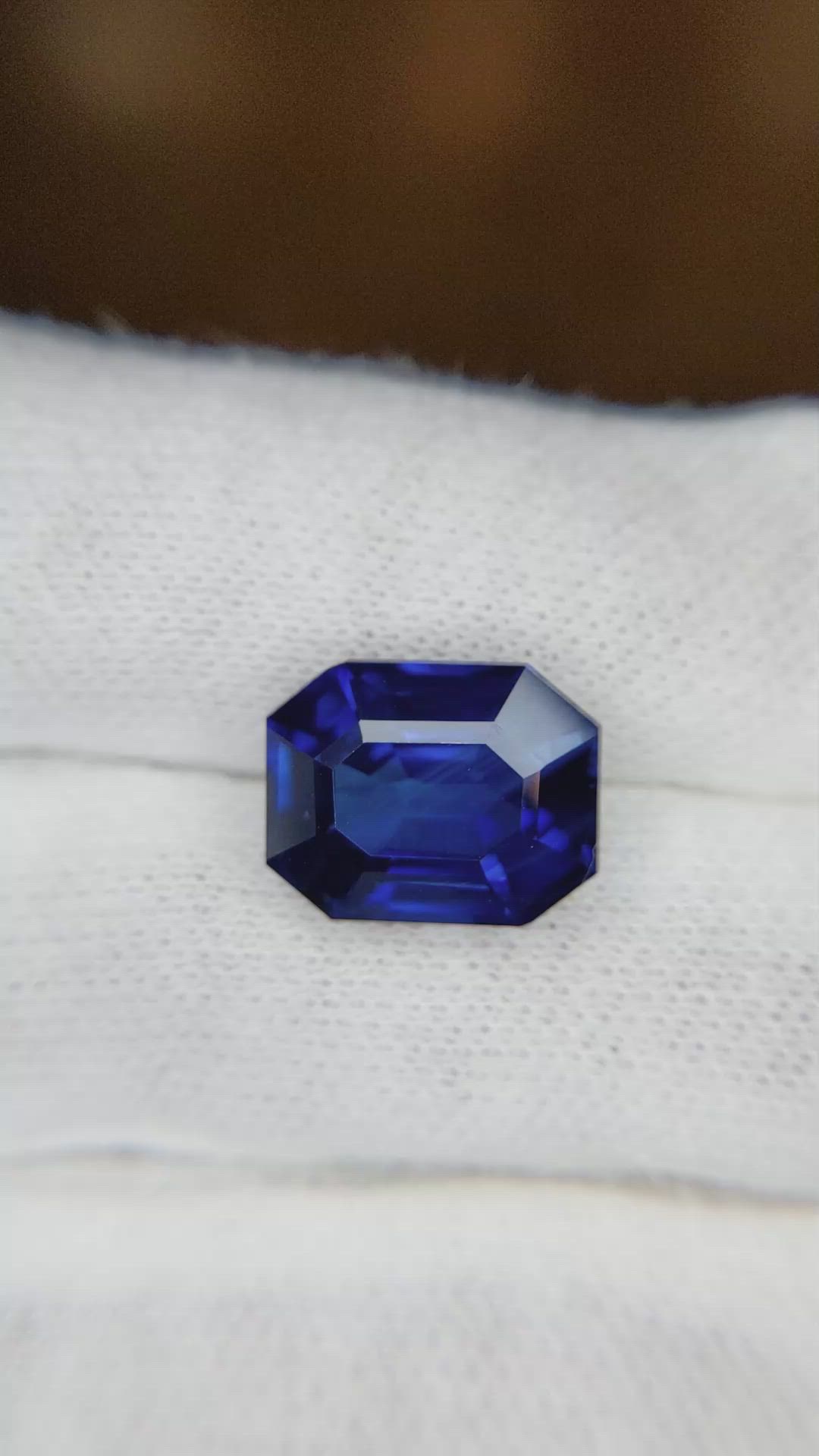 7.98 Ct. Blue Sapphire from Ceylon (Sri Lanka) Size Video
