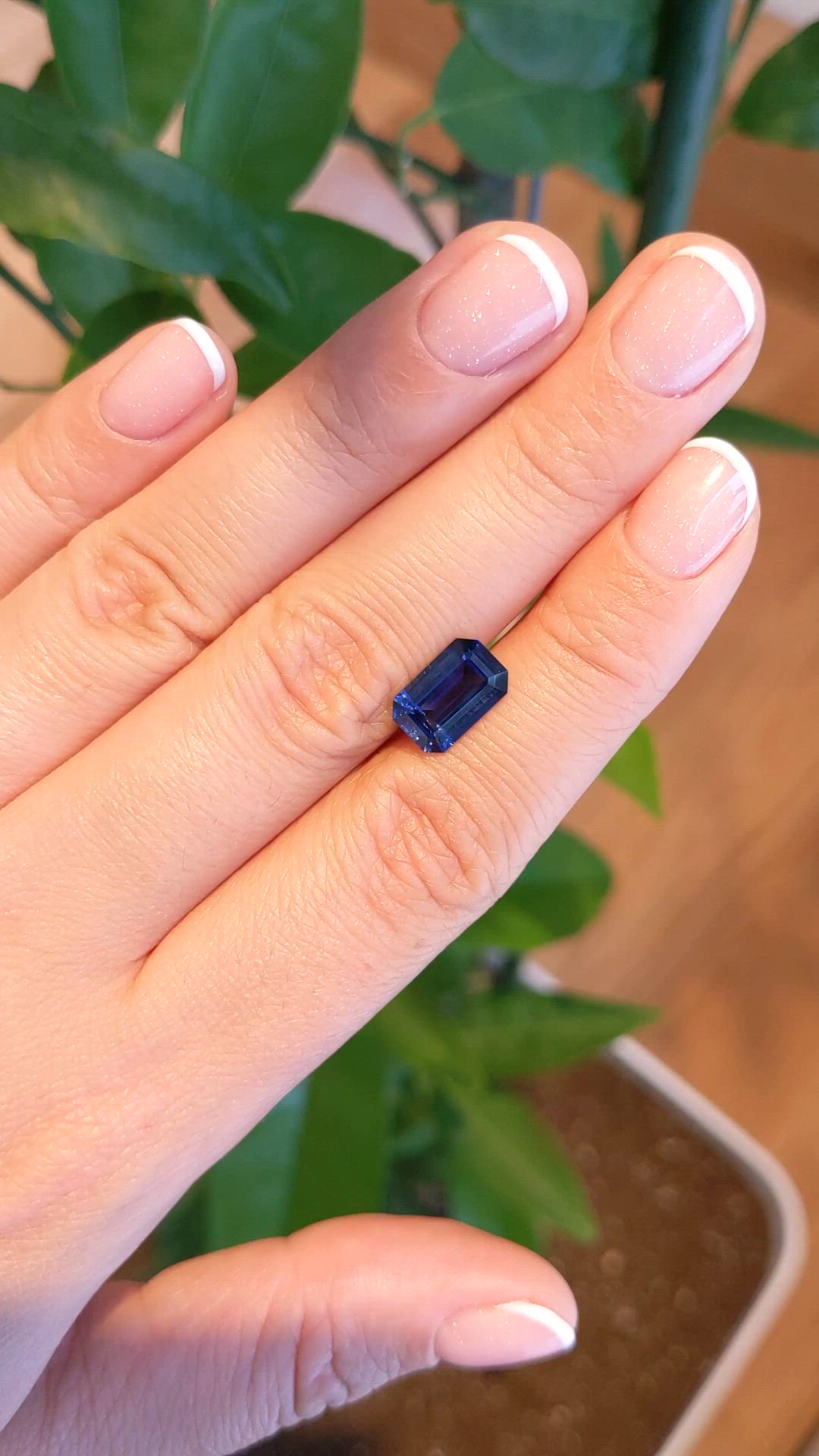 3.27 Ct. Blue Sapphire from Ceylon (Sri Lanka) Size Video