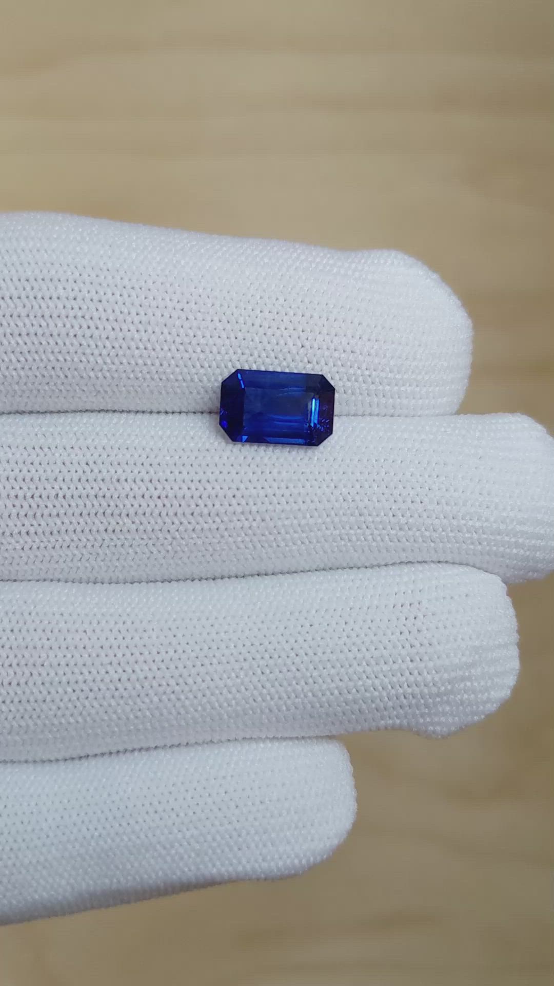 3.27 Ct. Blue Sapphire from Ceylon (Sri Lanka) Size Video