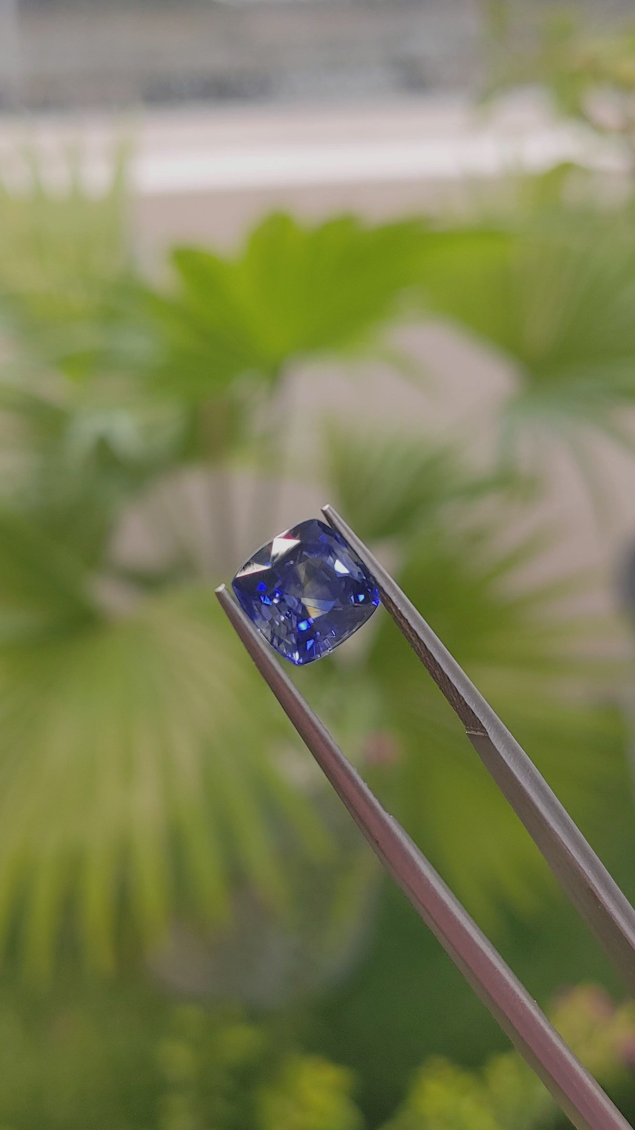 2.97 Ct. Bi Color Sapphire from Ceylon (Sri Lanka) Size Video