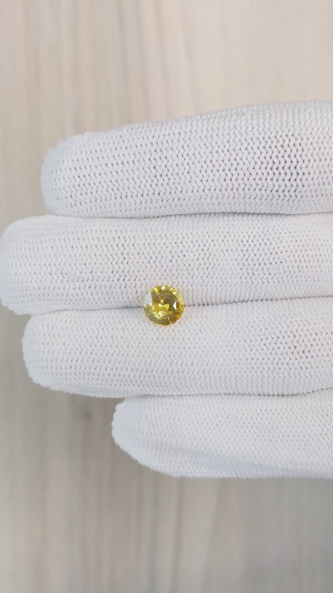 1.57 Ct. Yellow Sapphire from Ceylon (Sri Lanka) Size Video