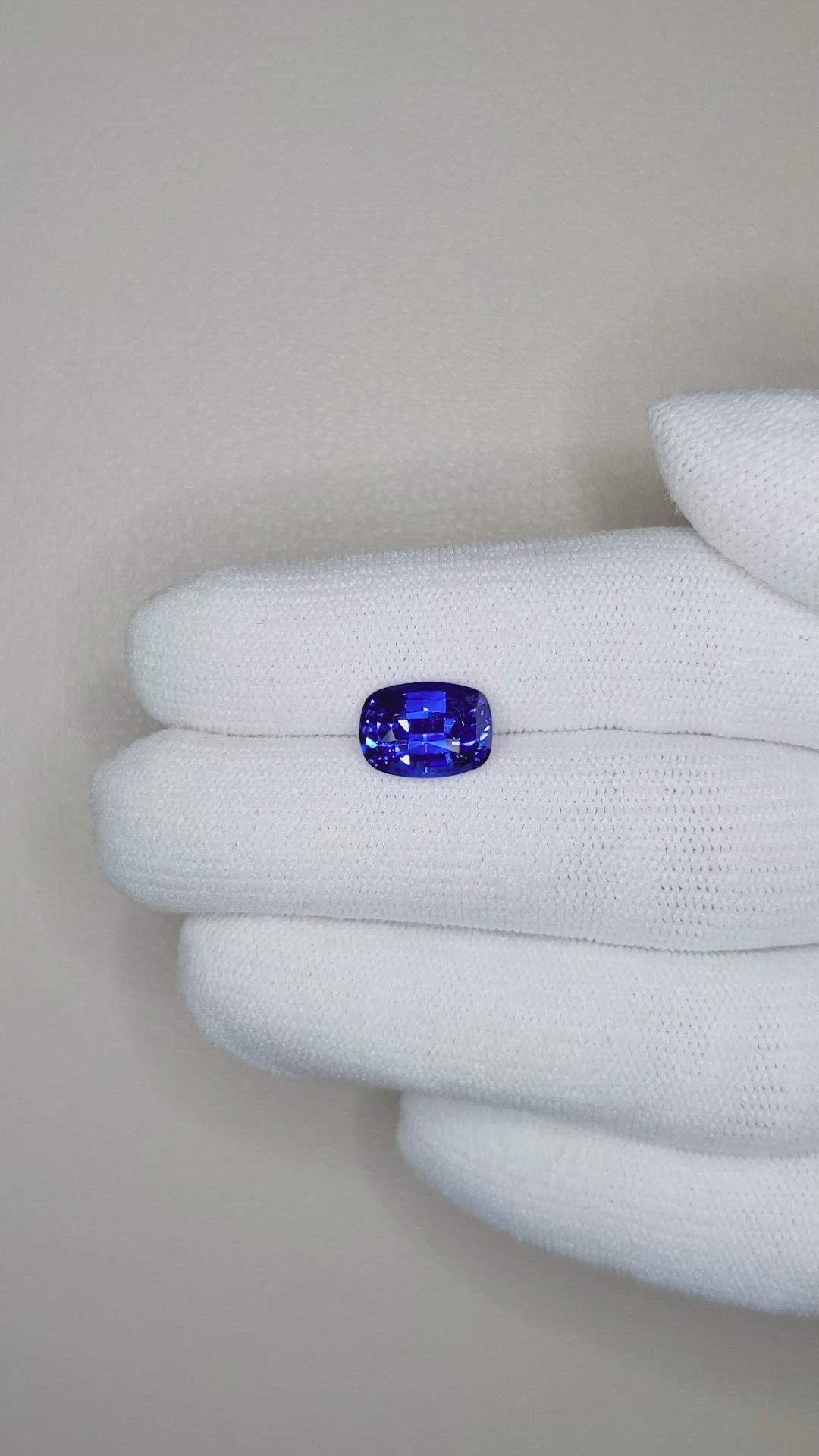 3.53 Ct. Blue Sapphire from Ceylon (Sri Lanka) Size Video