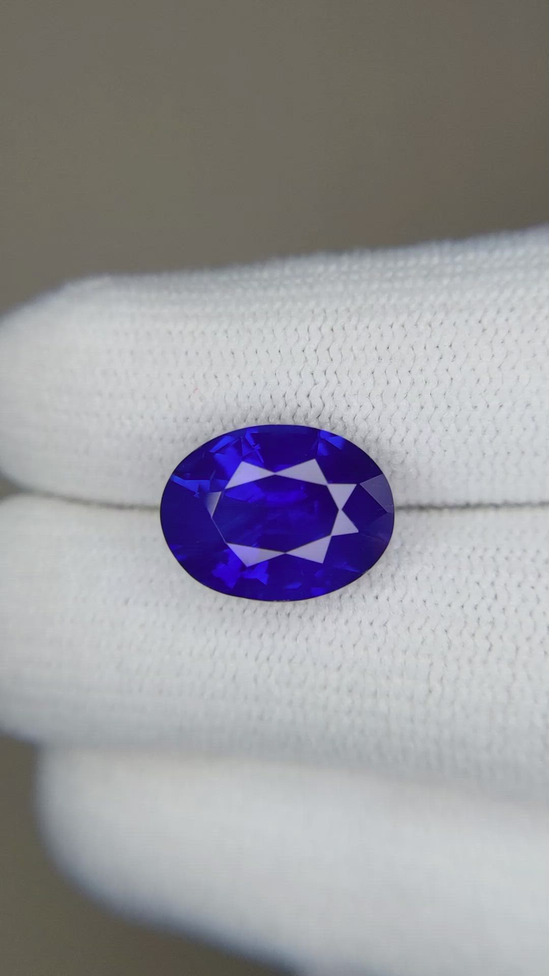 6.12 Ct. Blue Sapphire from Ceylon (Sri Lanka) Size Video