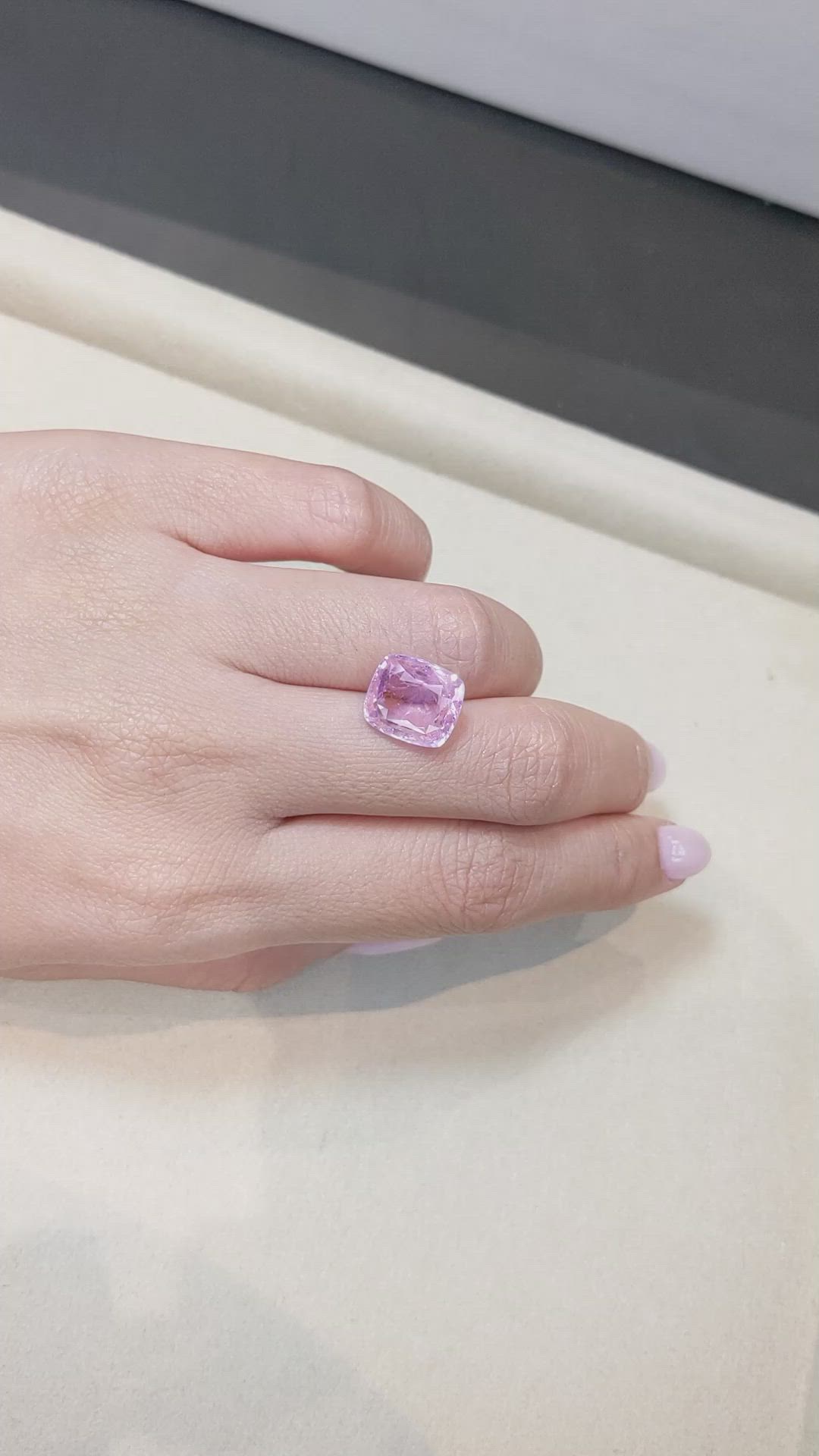 9.12 Ct. Padparadscha Sapphire from Burma (Myanmar) Size Video