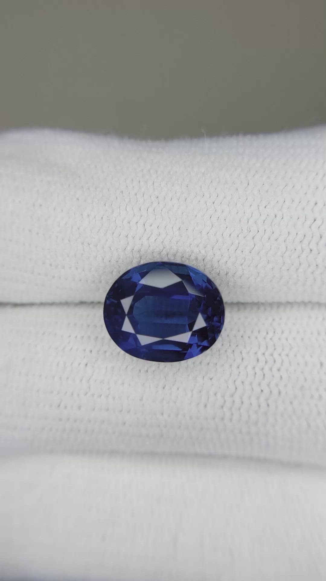 5.39 Ct. Blue Sapphire from Madagascar Size Video