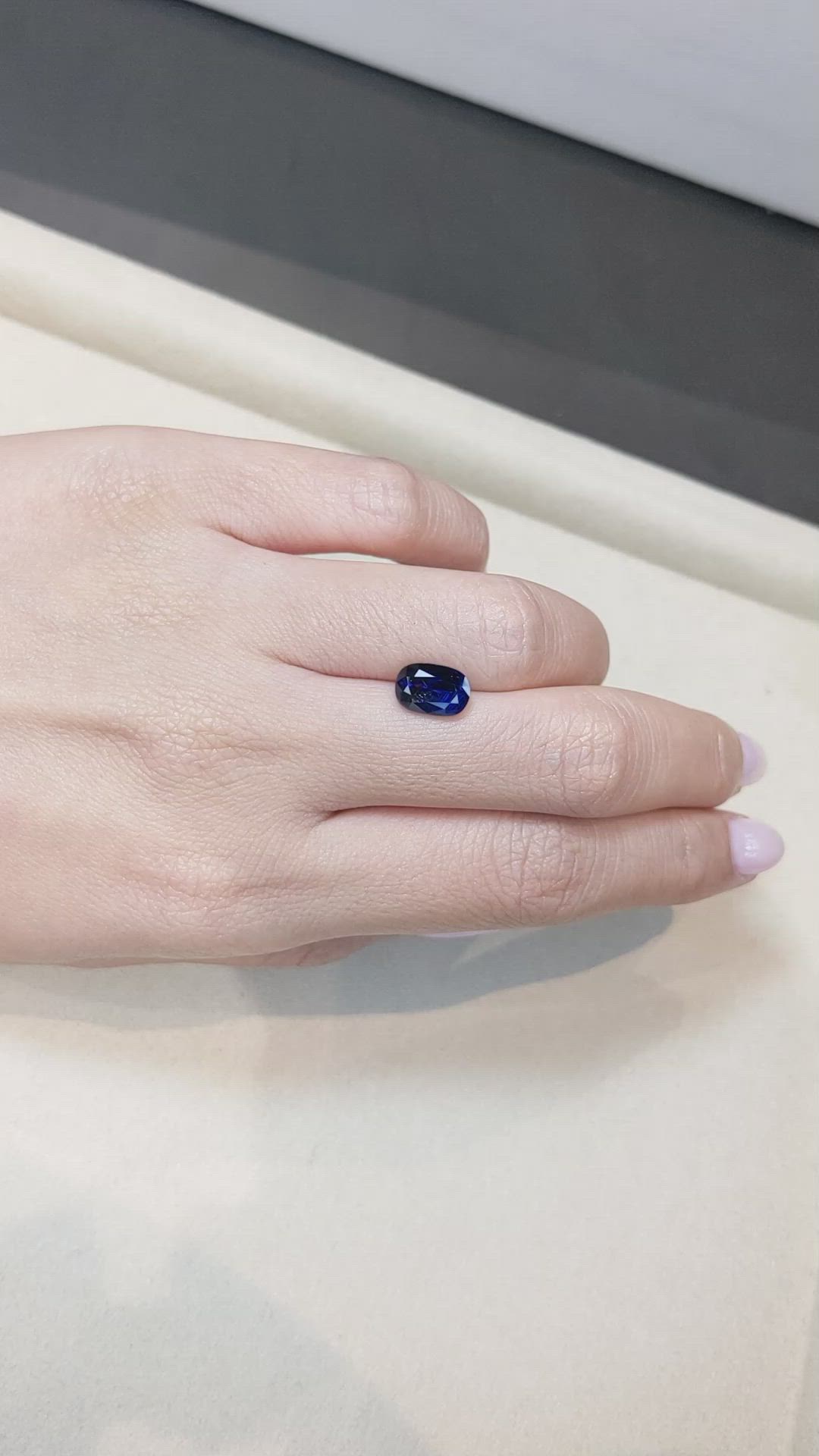 3.26 Ct. Blue Sapphire from Ceylon (Sri Lanka) Size Video