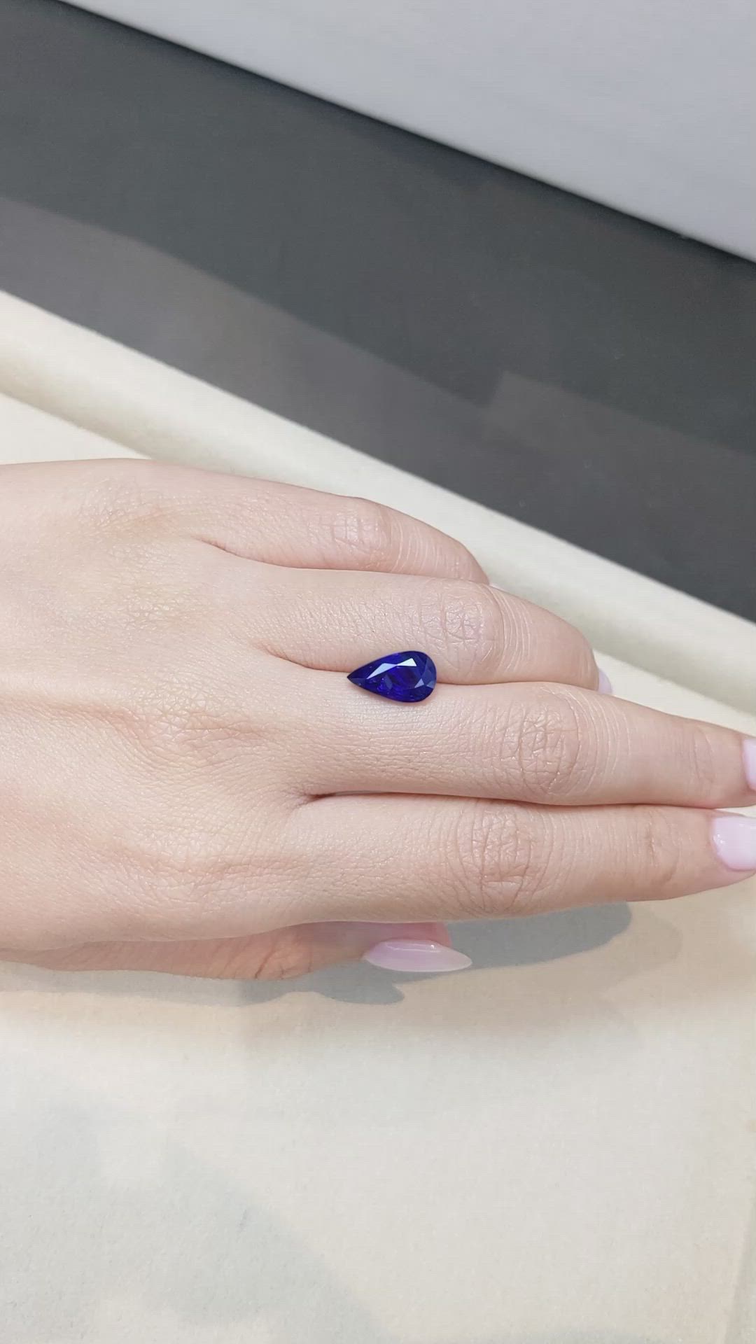 3.61 Ct. Blue Sapphire from Ceylon (Sri Lanka) Size Video