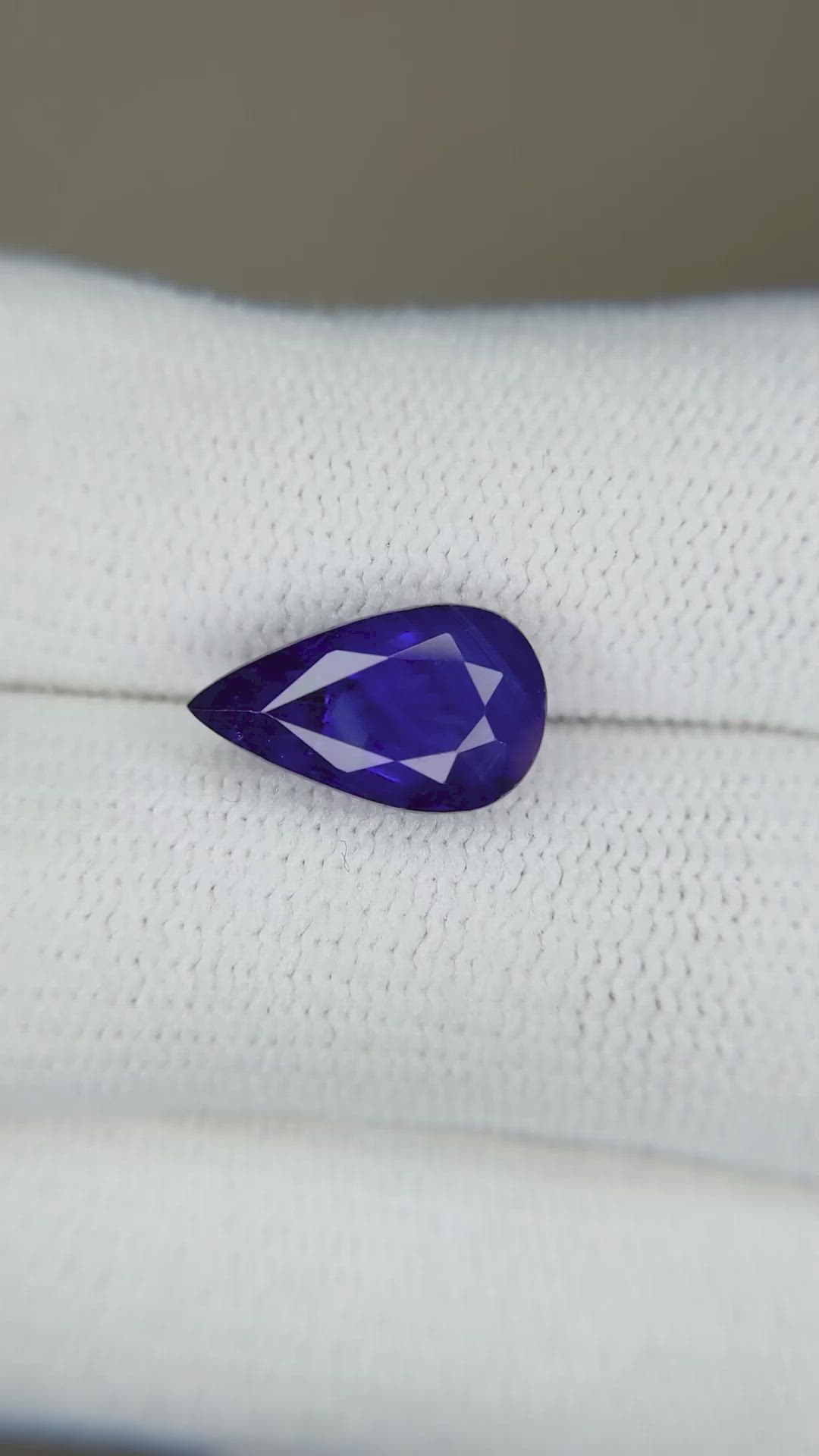 3.61 Ct. Blue Sapphire from Ceylon (Sri Lanka) Size Video