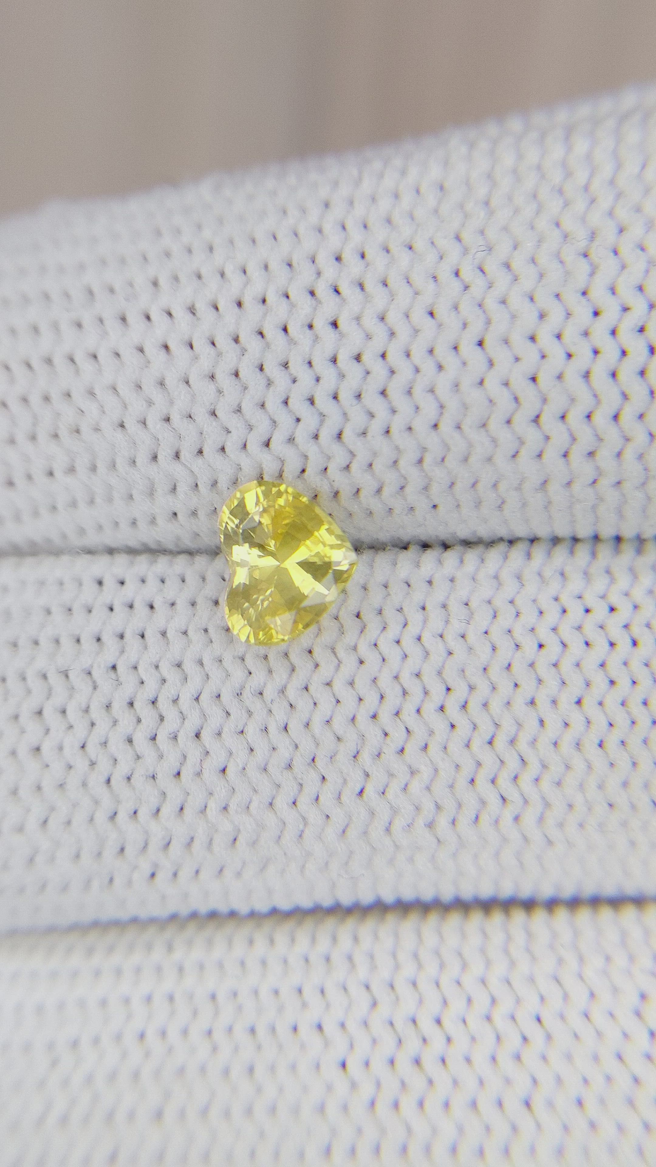 1.10 Ct. Yellow Sapphire from Ceylon (Sri Lanka) Size Video