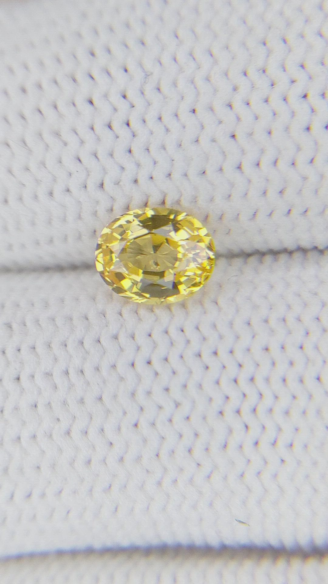 1.06 Ct. Yellow Sapphire from Ceylon (Sri Lanka) Size Video