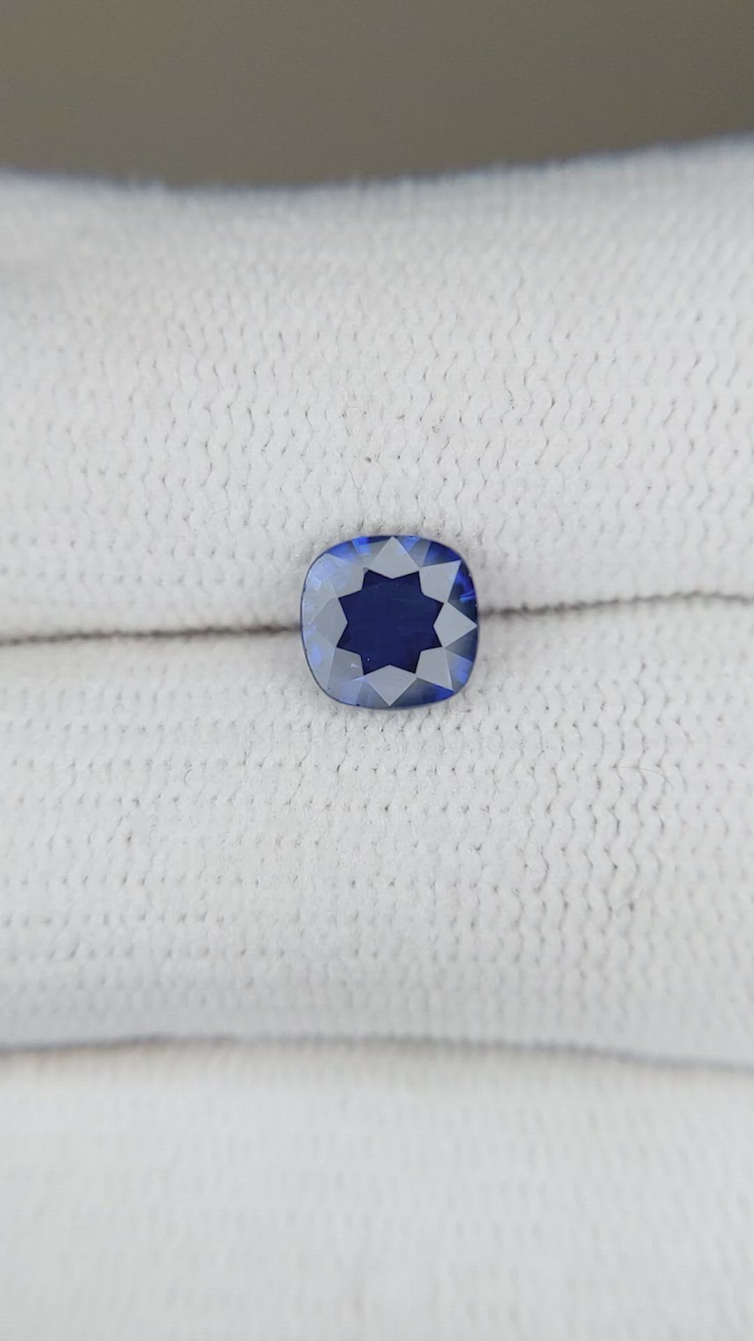 0.97 Ct. Blue Sapphire from Ceylon (Sri Lanka) Size Video